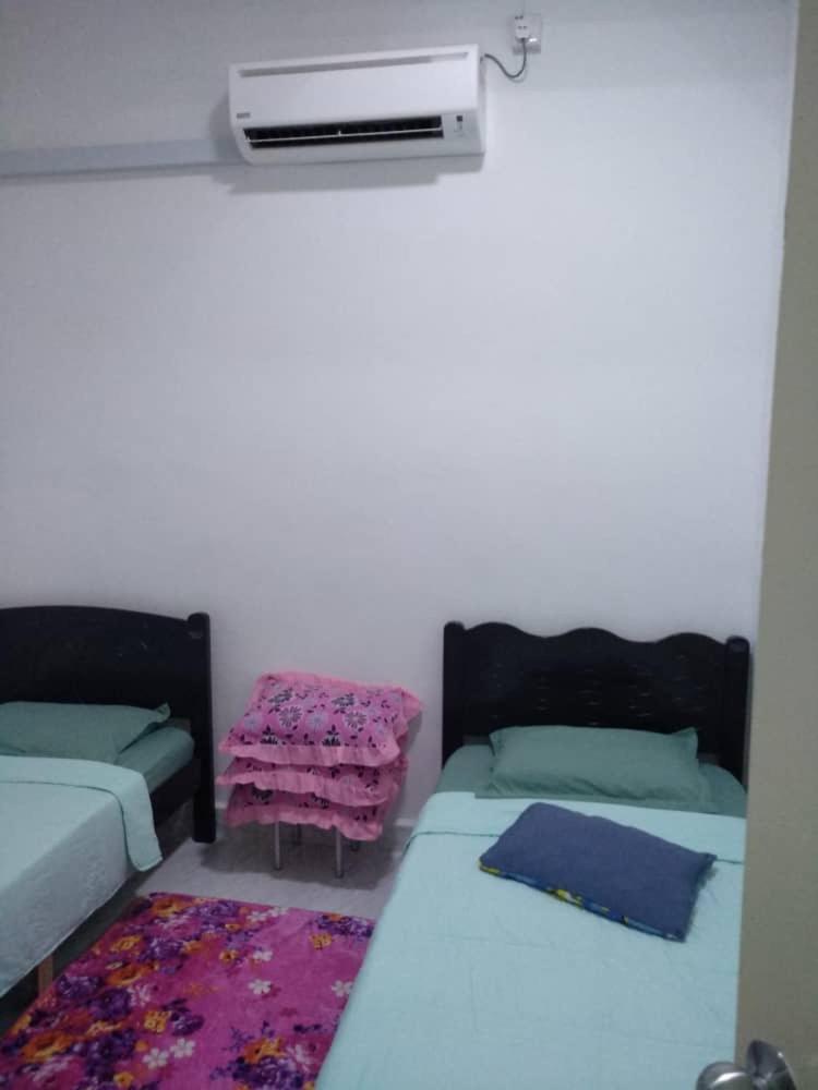 Two-Bedroom House photo 2