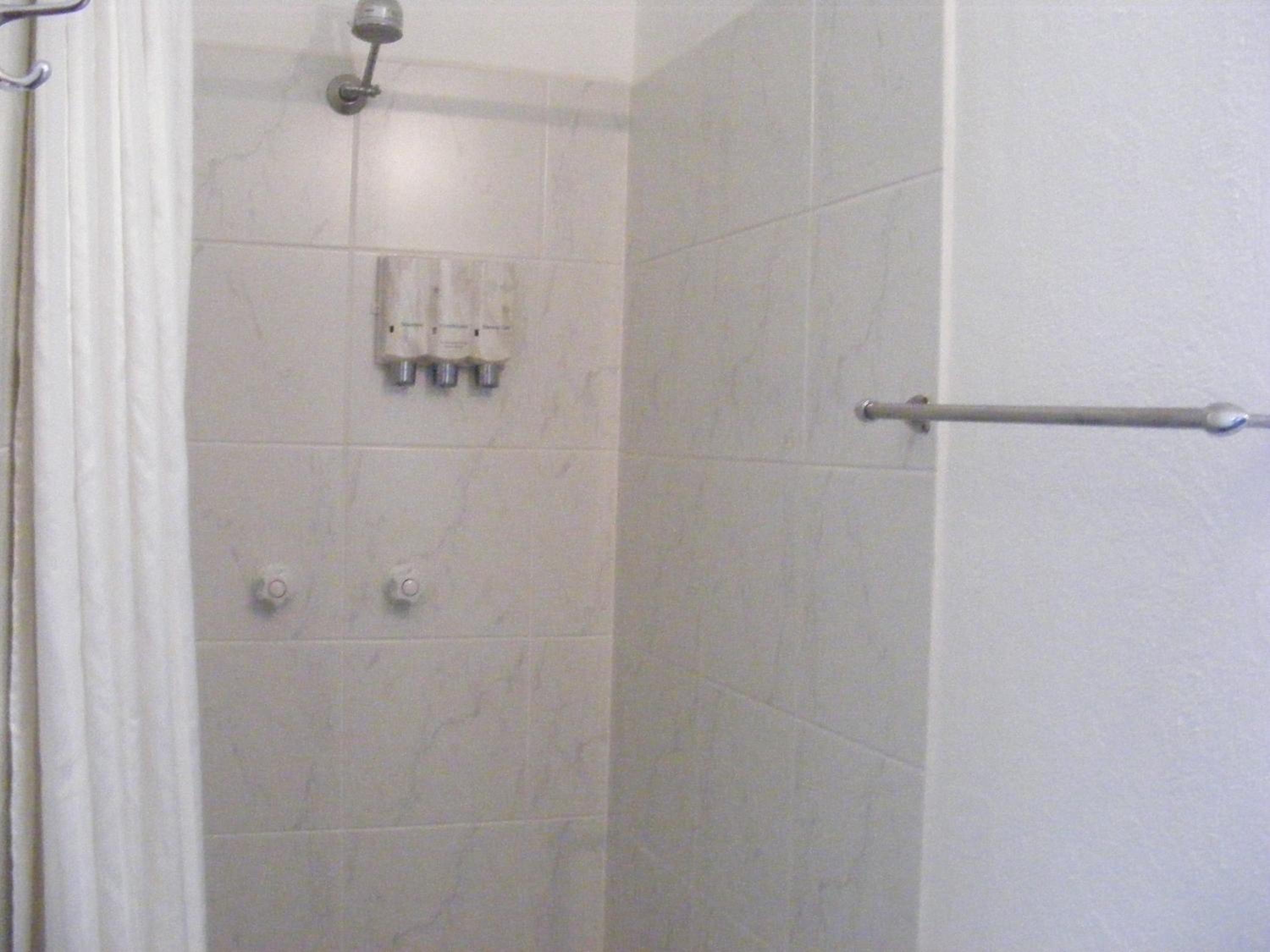 Queen Room photo 3