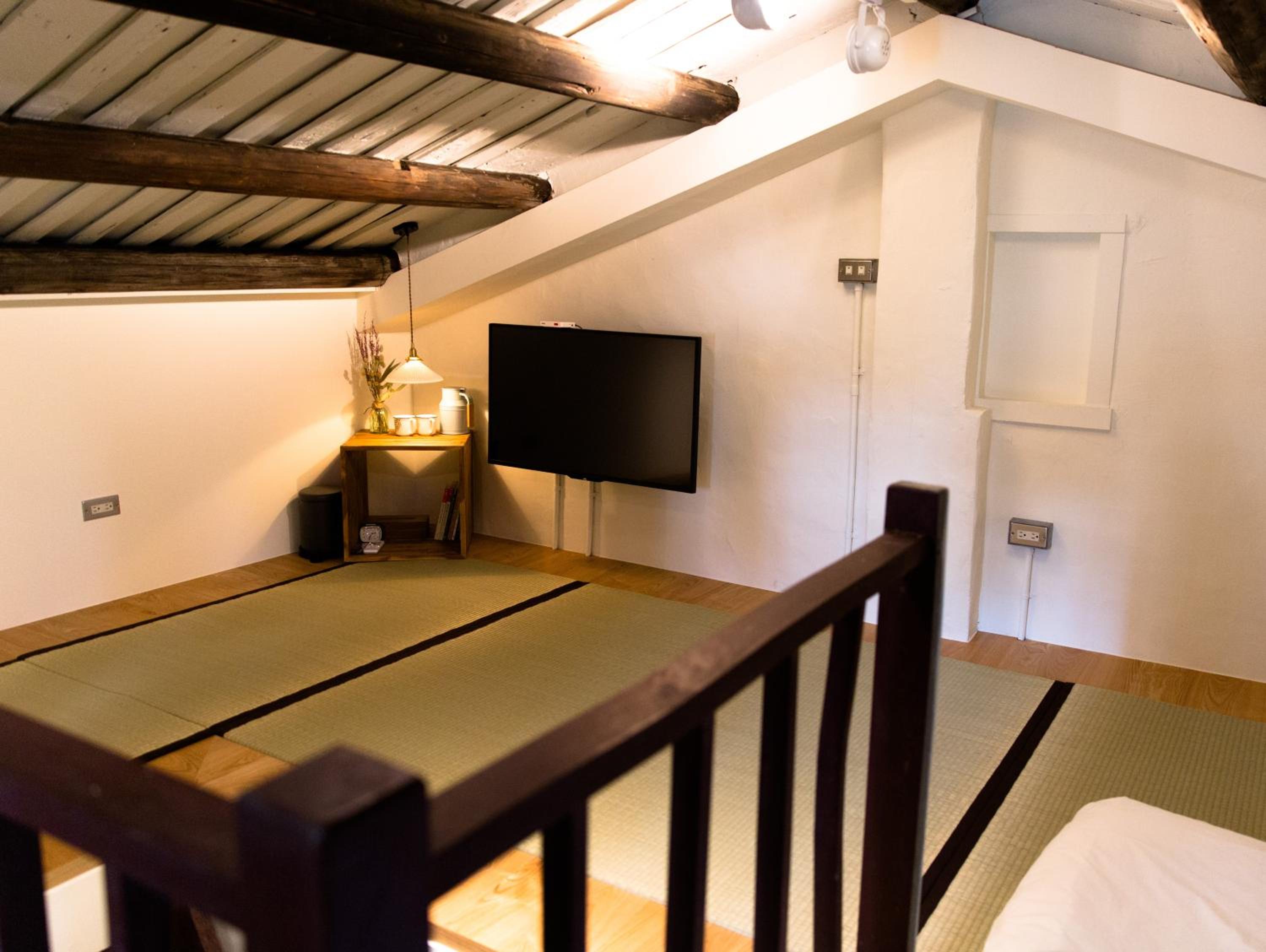 Duplex Suite - Photo 7