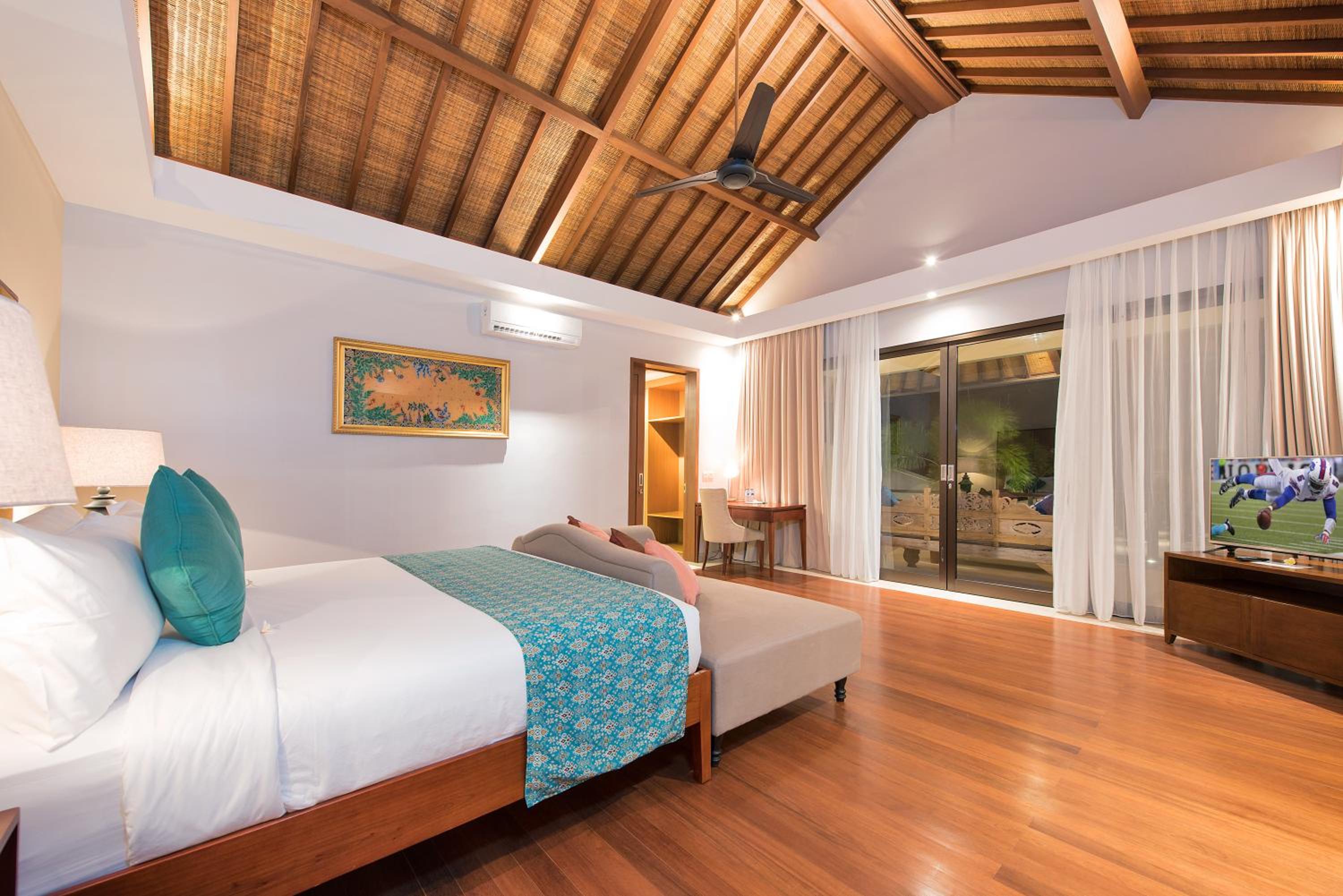 Villa with Sea View photo 2