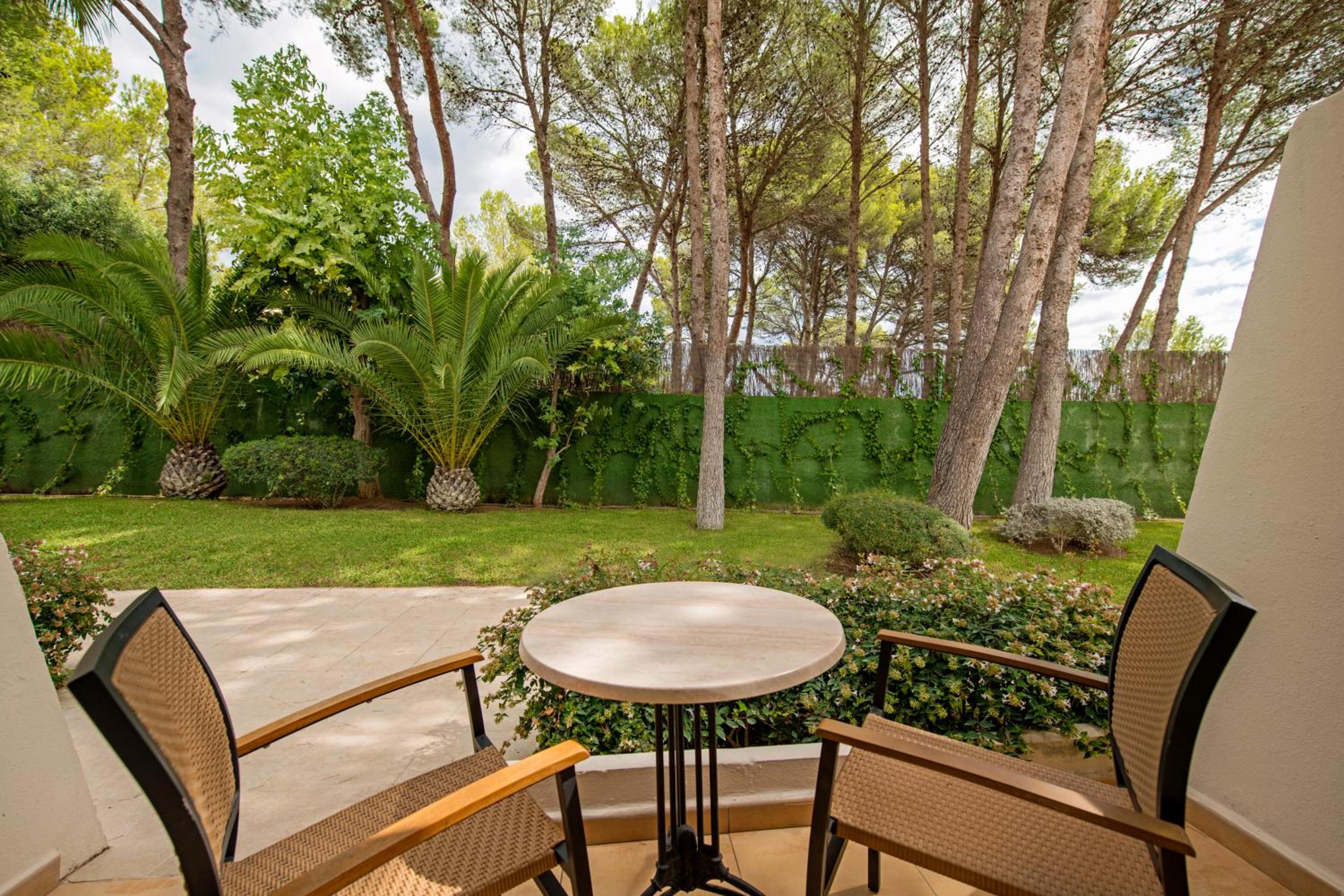 Double Room for Single Use with Garden View