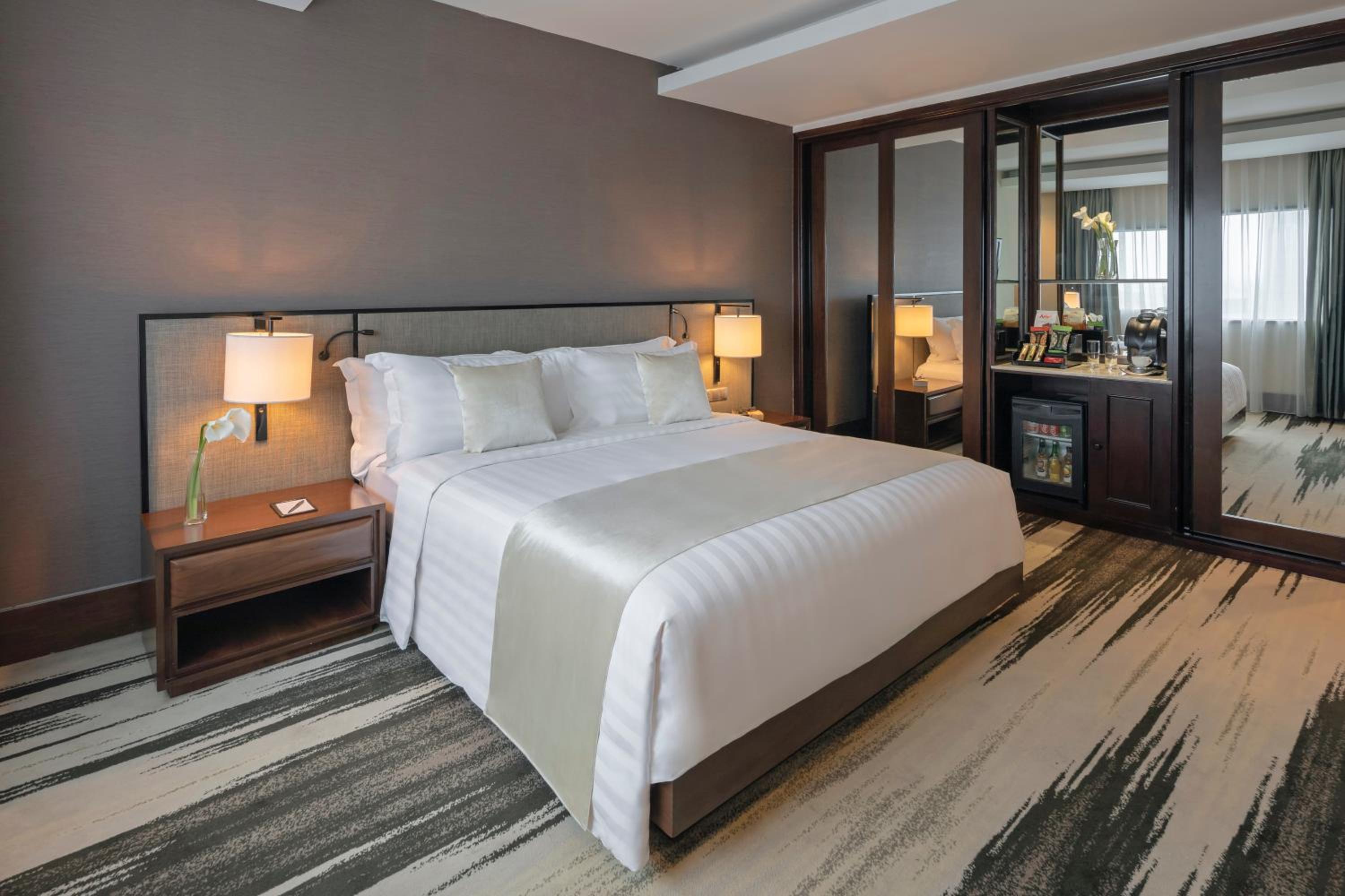 Deluxe Junior Suite Red Level - Photo 2