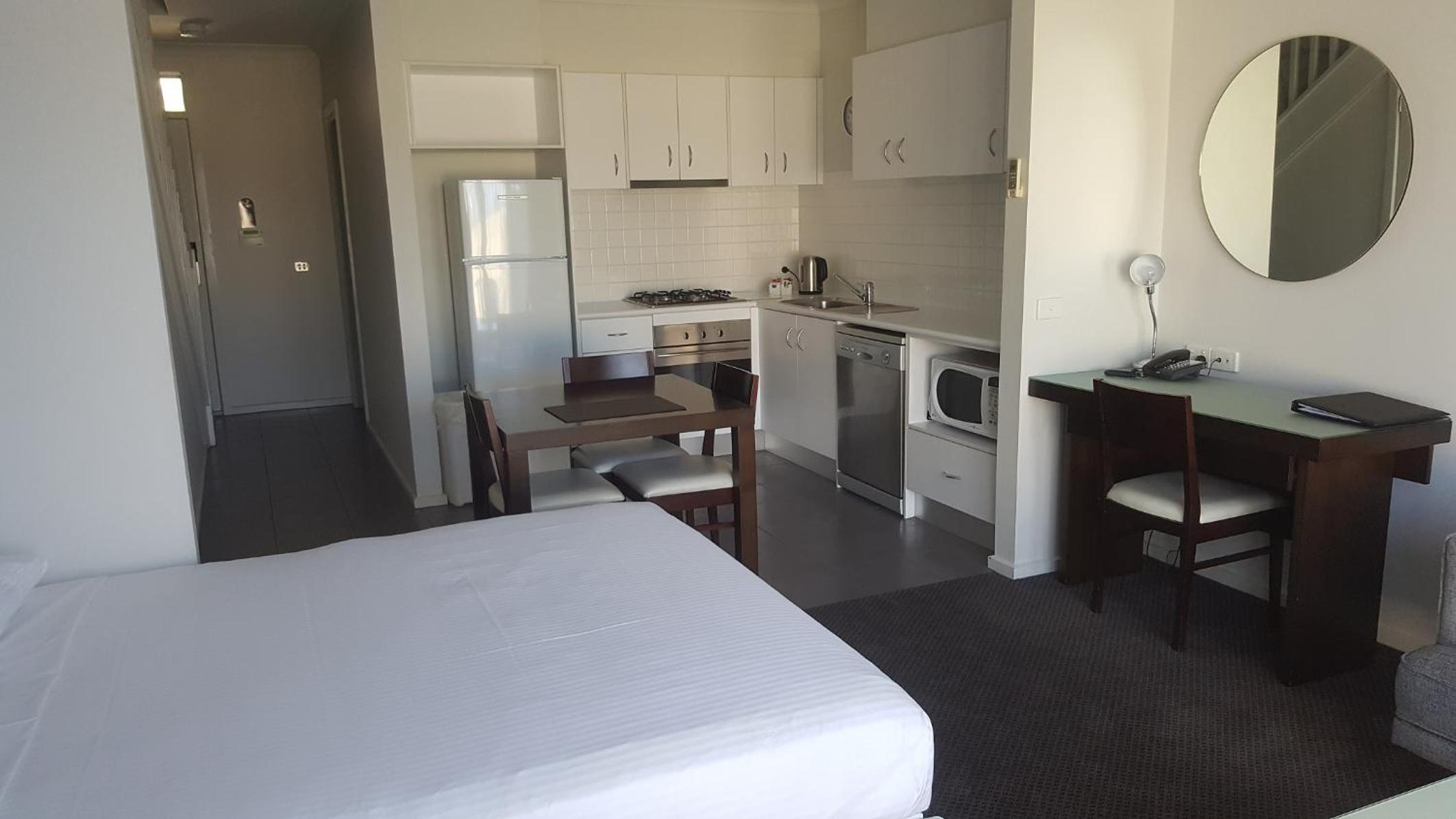 Studio Apartment - Photo 1