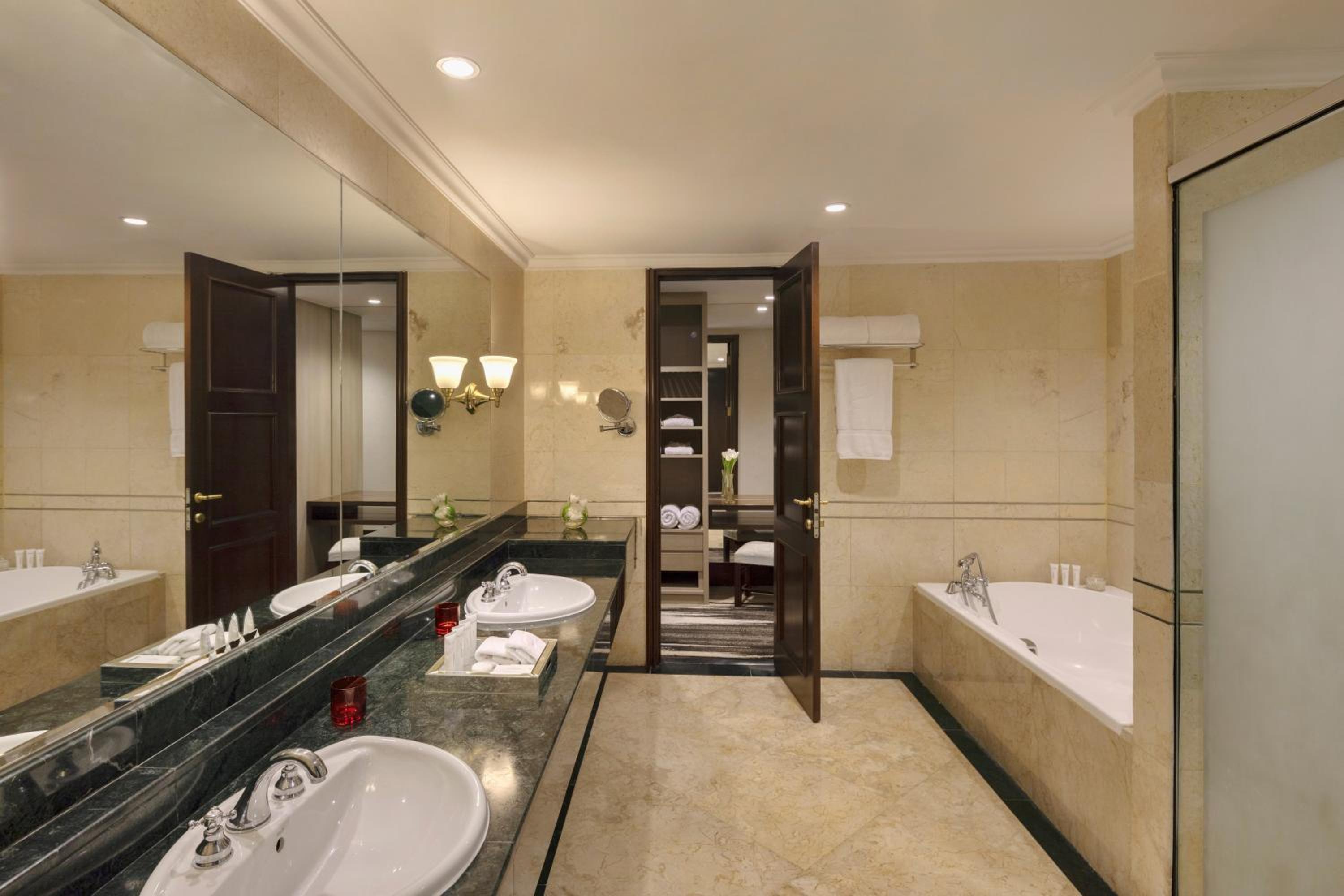 Grand Suite Red Level - Photo 7