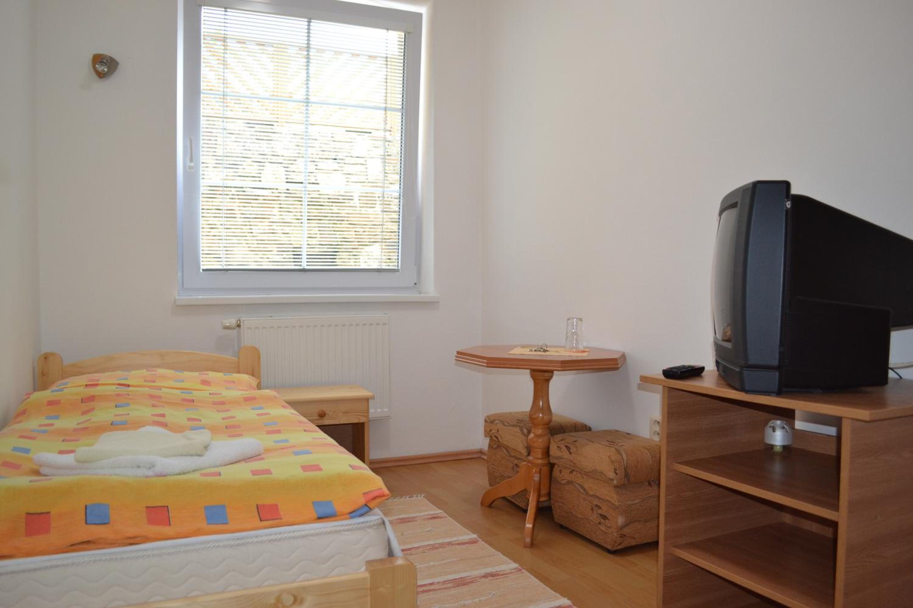 Single Room photo 3