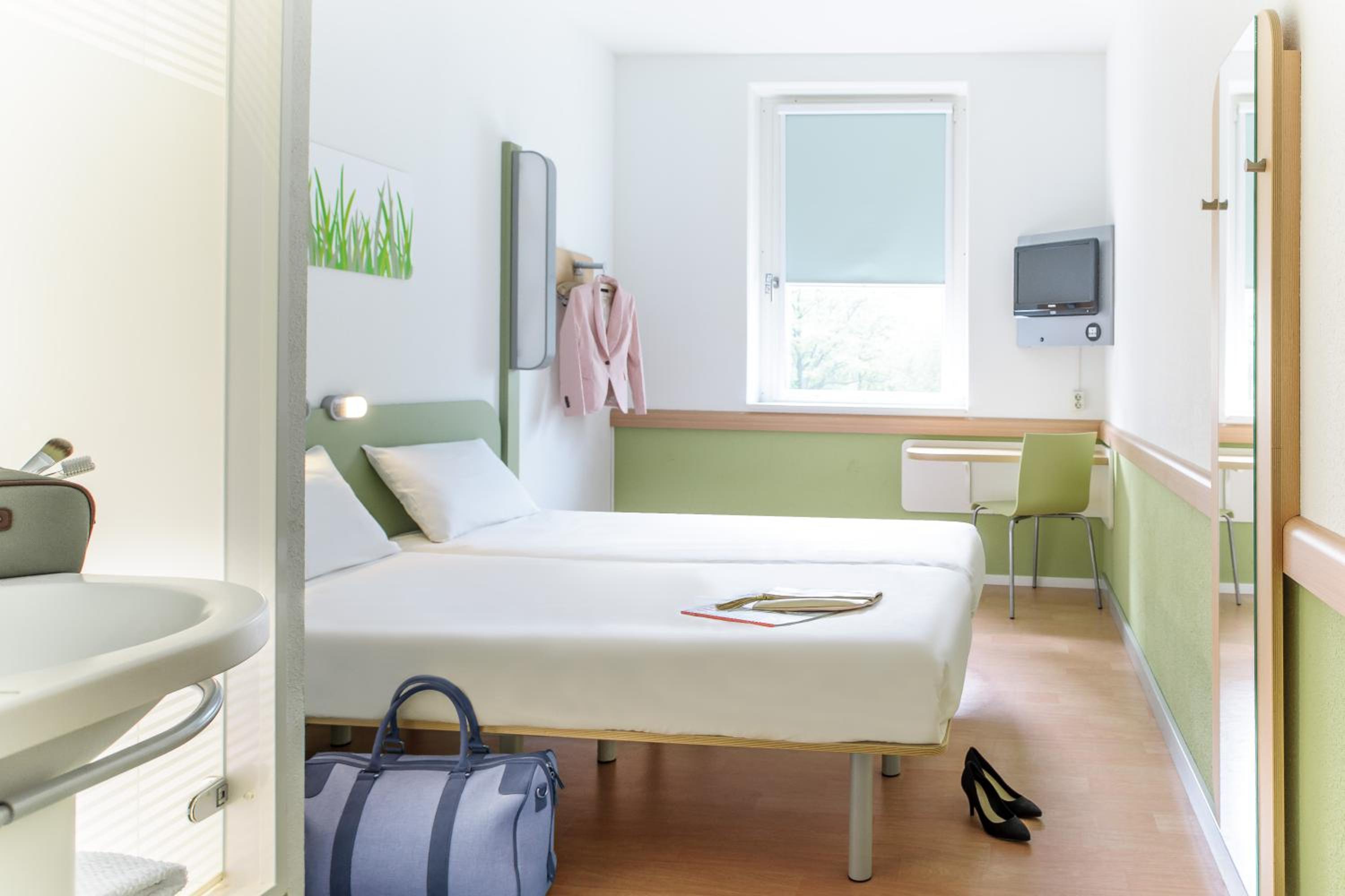 Standard Twin Room photo 1