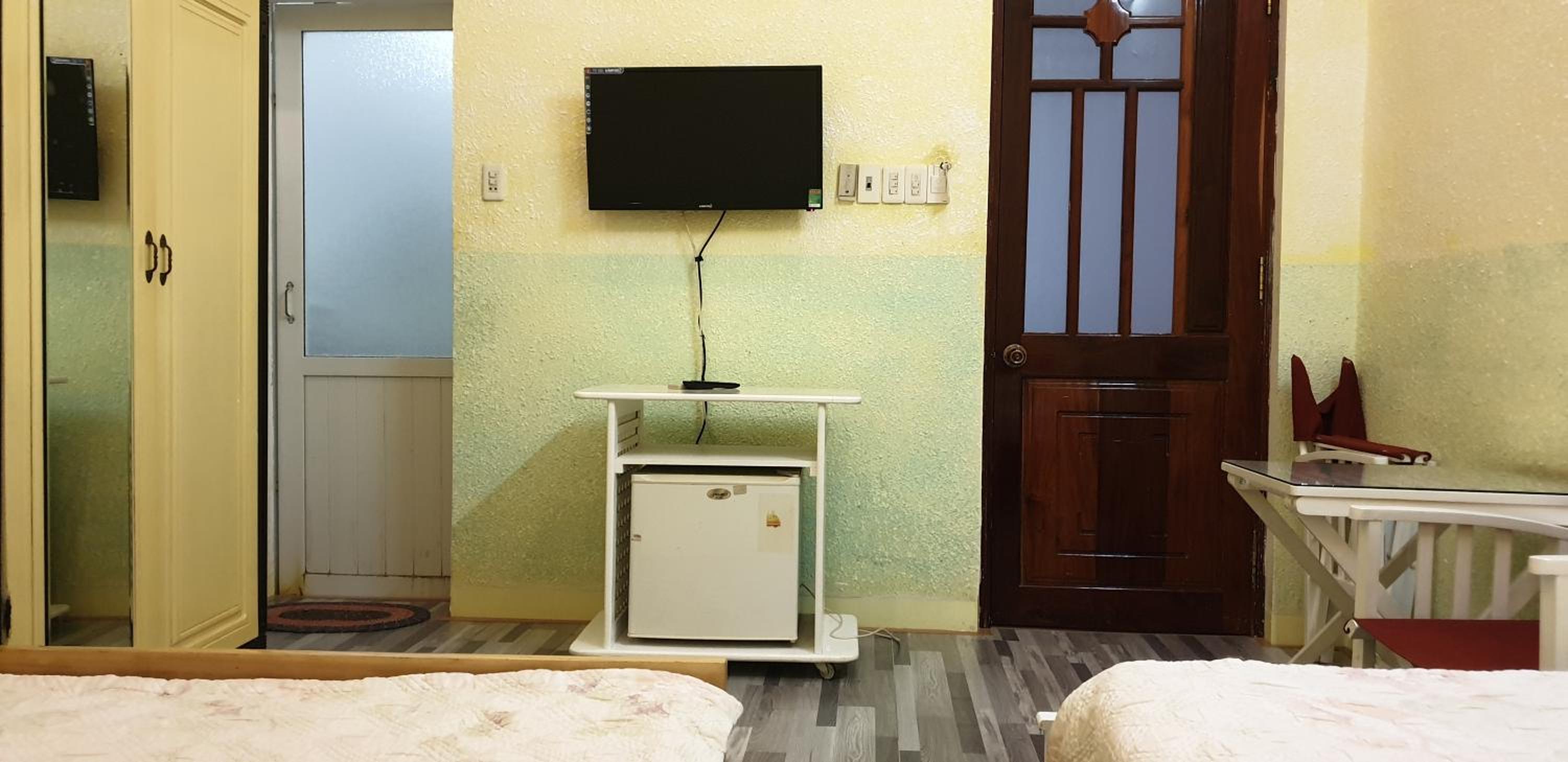 Economy Triple Room photo 3