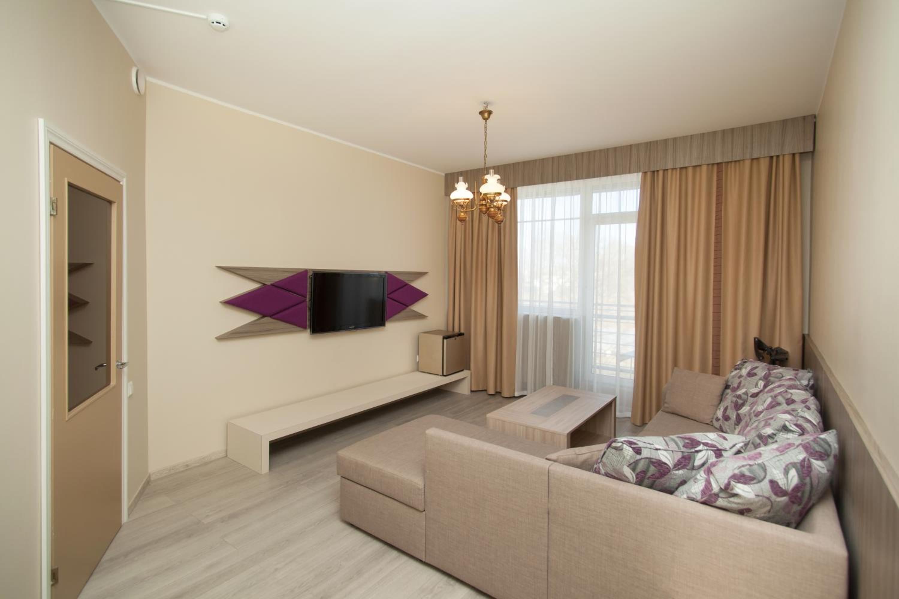 Standard Suite - Photo 6
