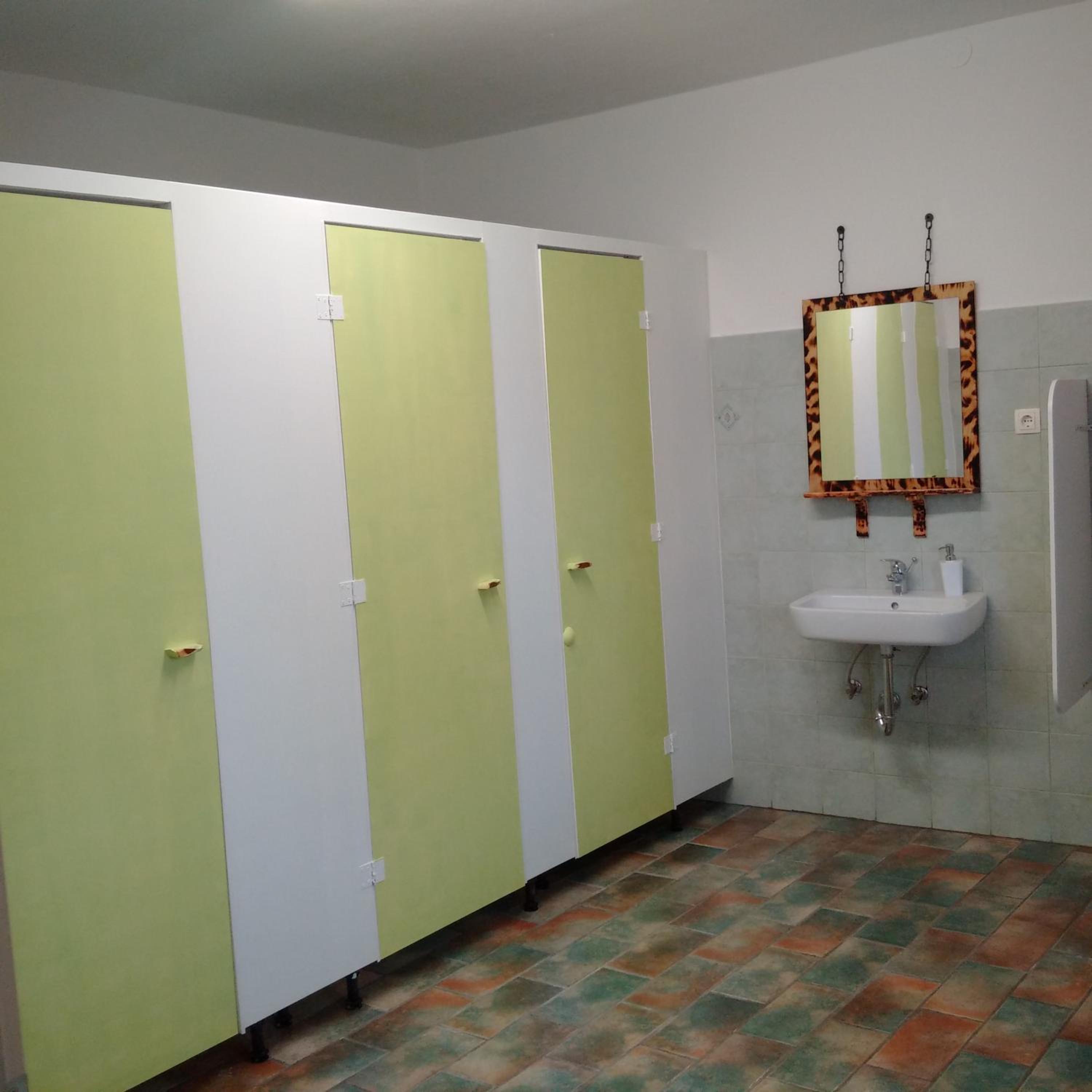 Quadruple Room With Shared Bathroom photo 2