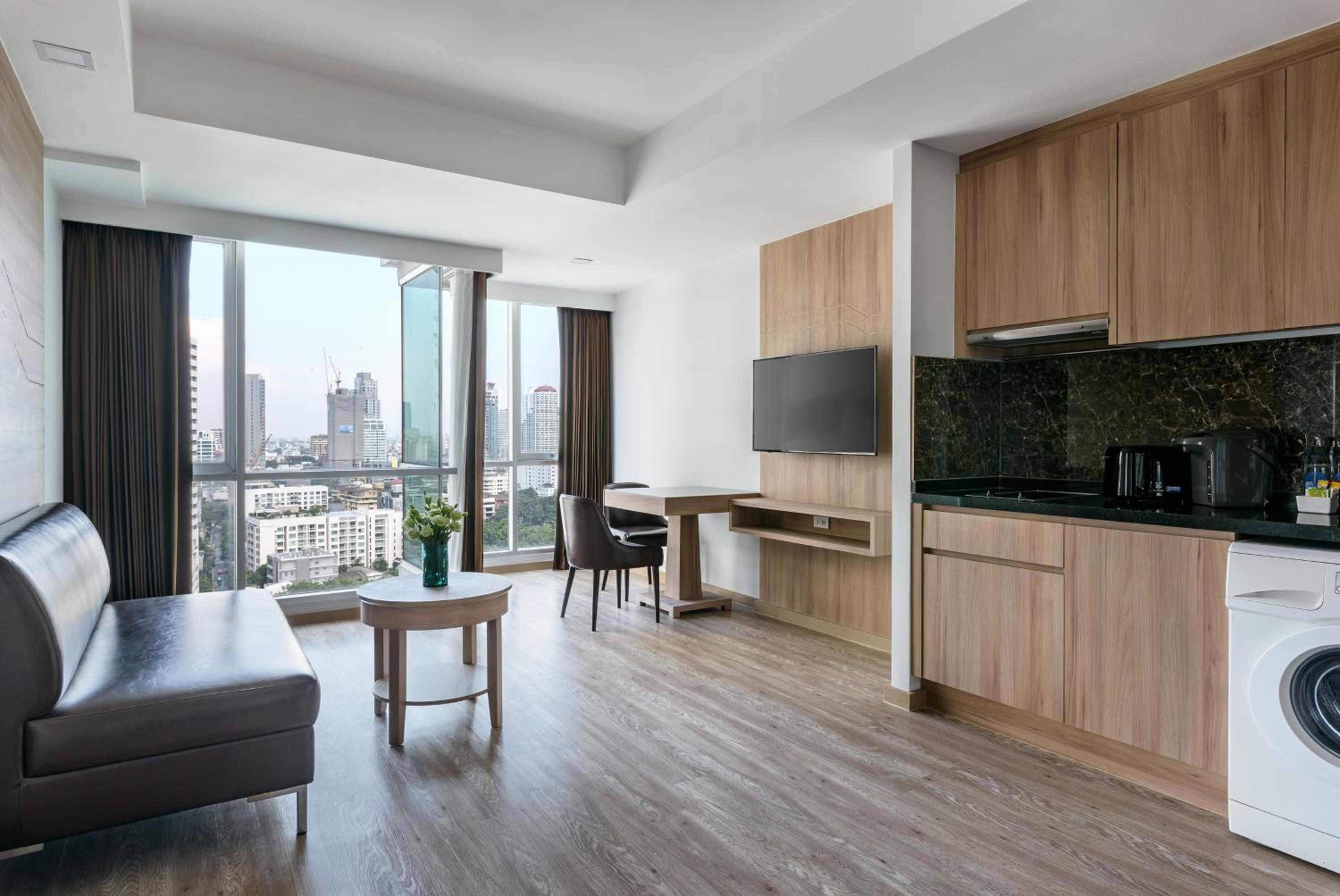 Grand One Bedroom Suite photo 3
