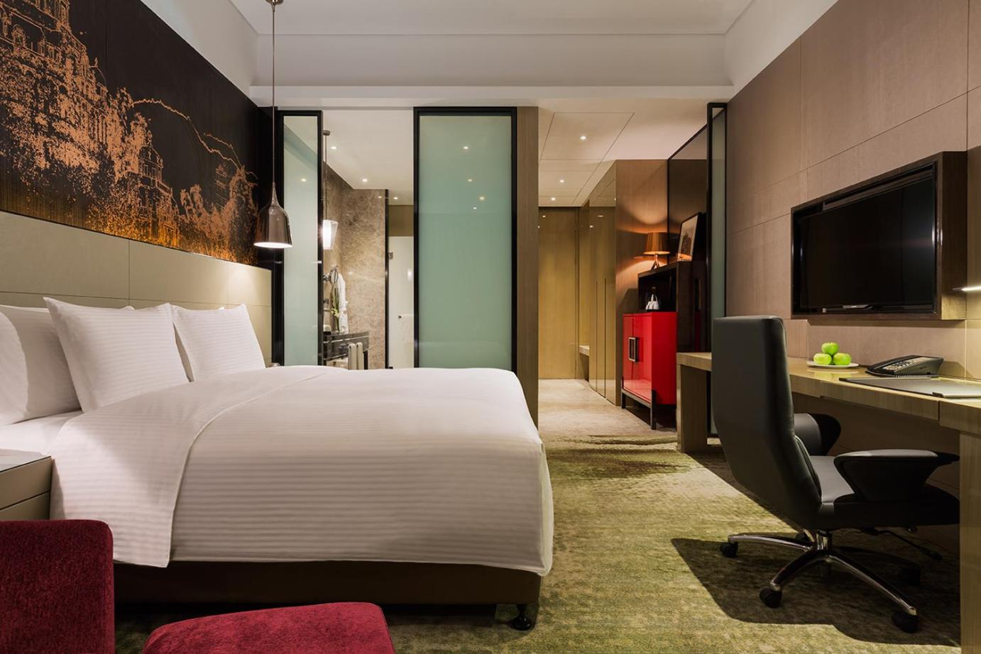 Grand Deluxe King Room