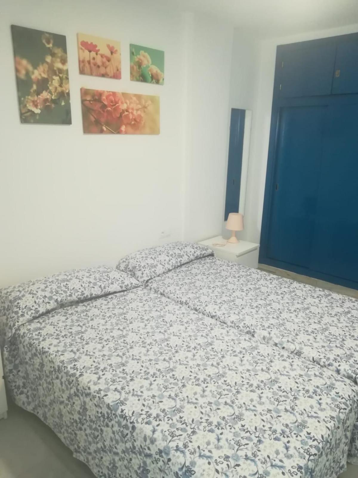 Habitación Queen con Baño Compartido