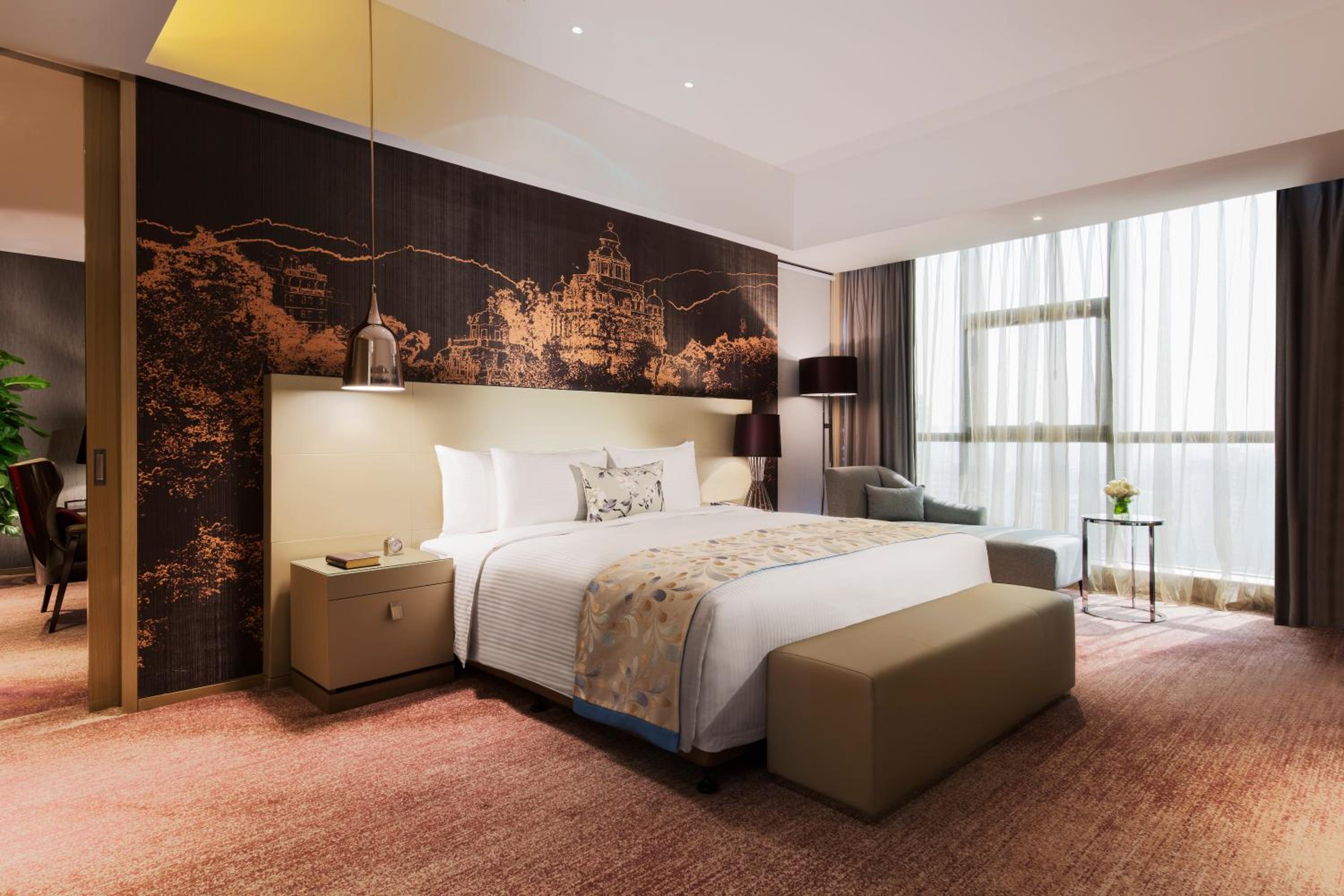 Deluxe Suite photo 2