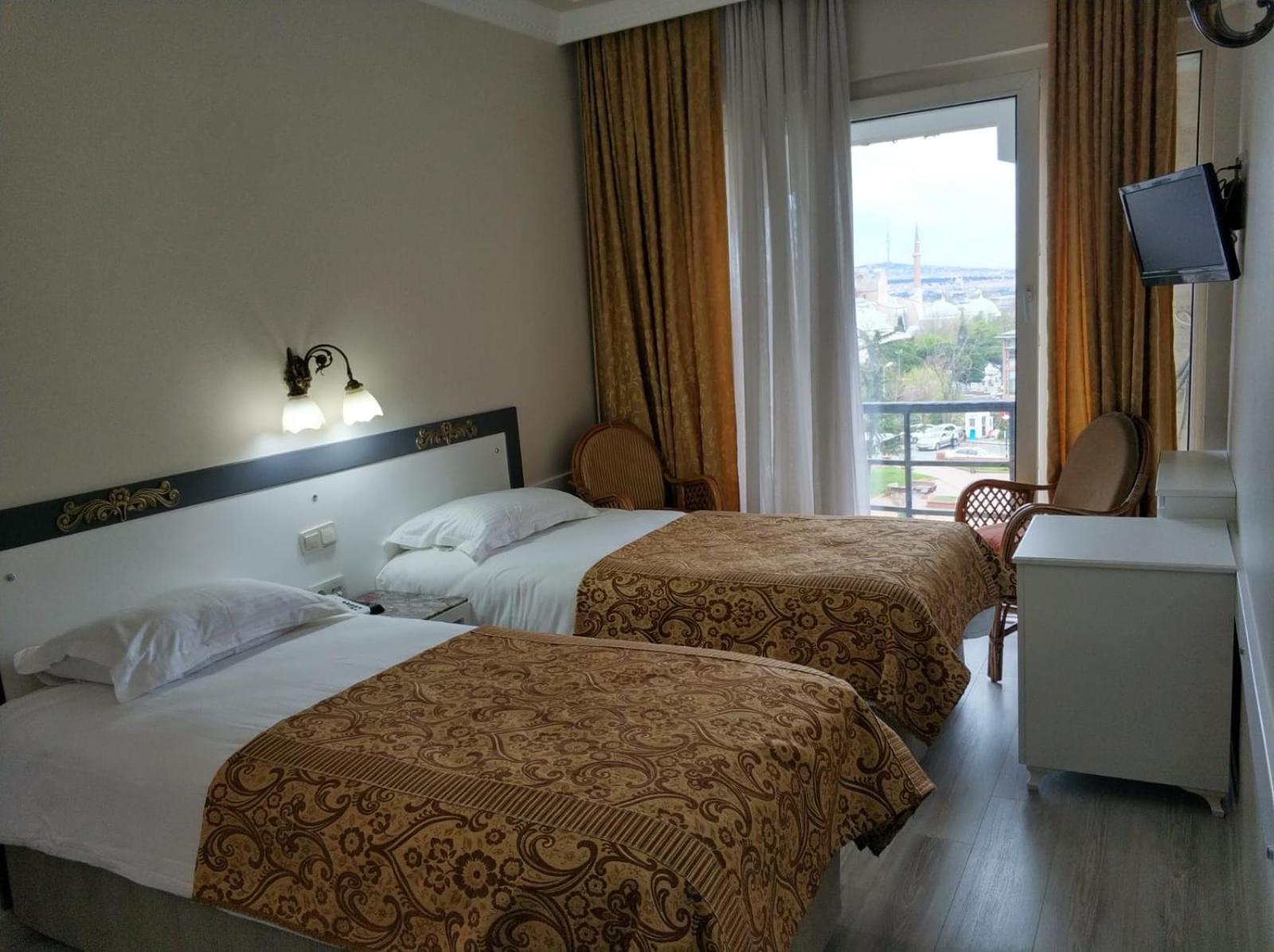 Standard Double or Twin Room photo 1