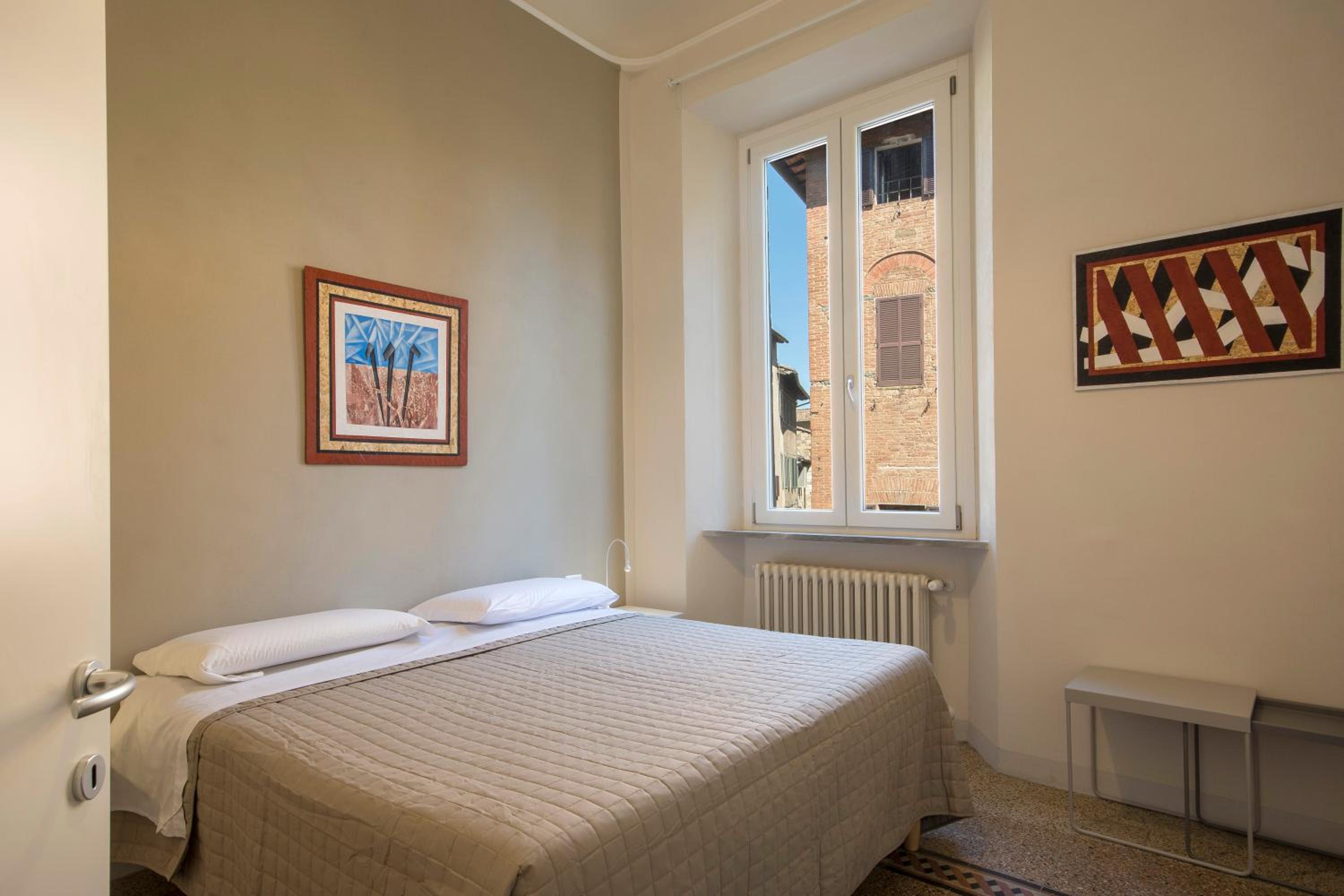 Two-Bedroom Apartment - Photo 2