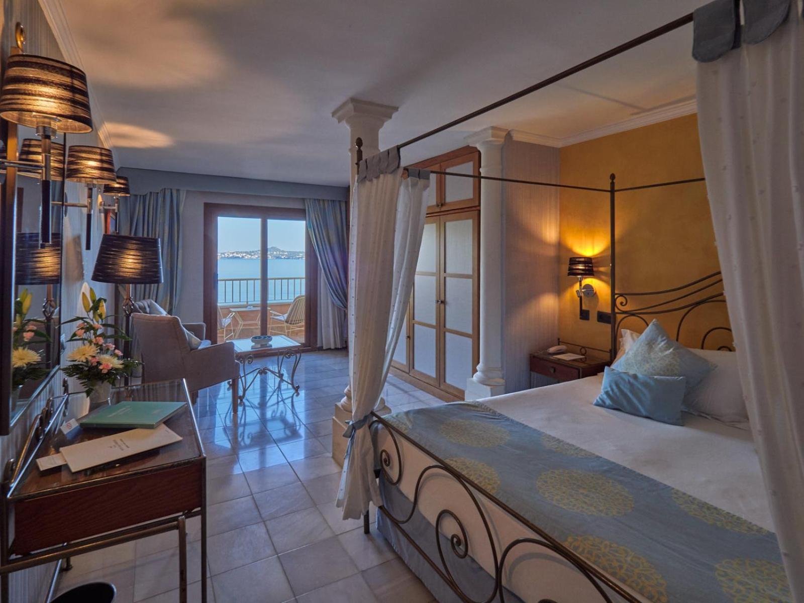 Junior Suite with Sea View - Photo 3