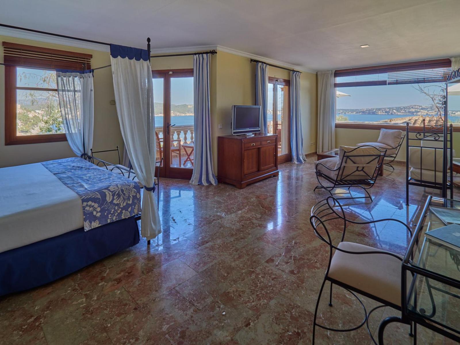 Suite Deluxe (2 Adultos + 1 Niño)