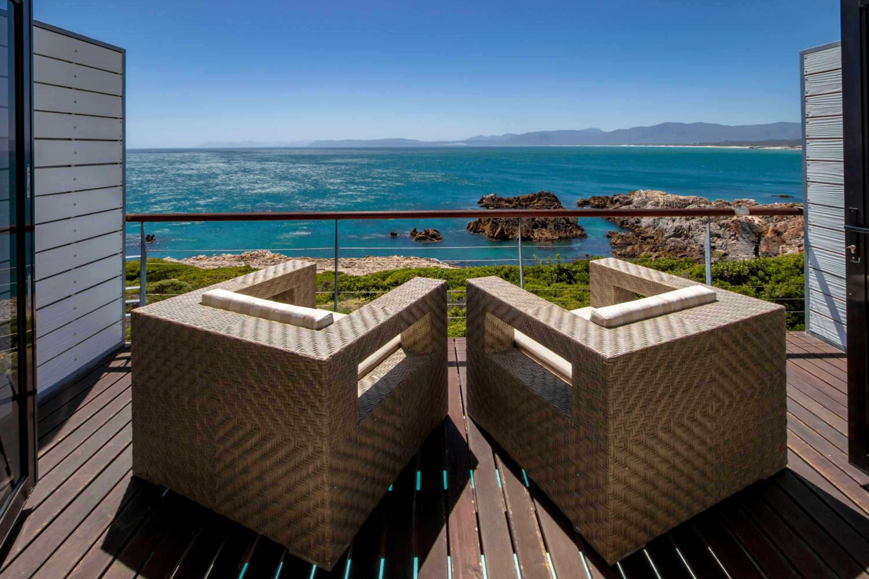 Superior King or Twin Room with Sea View photo 2