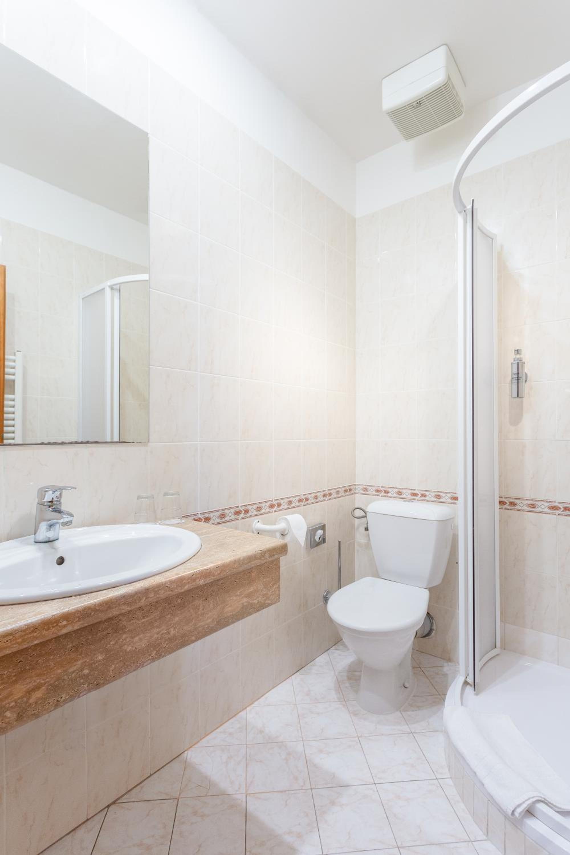 Standard Double or Twin Room with Wellness Access - Photo 2