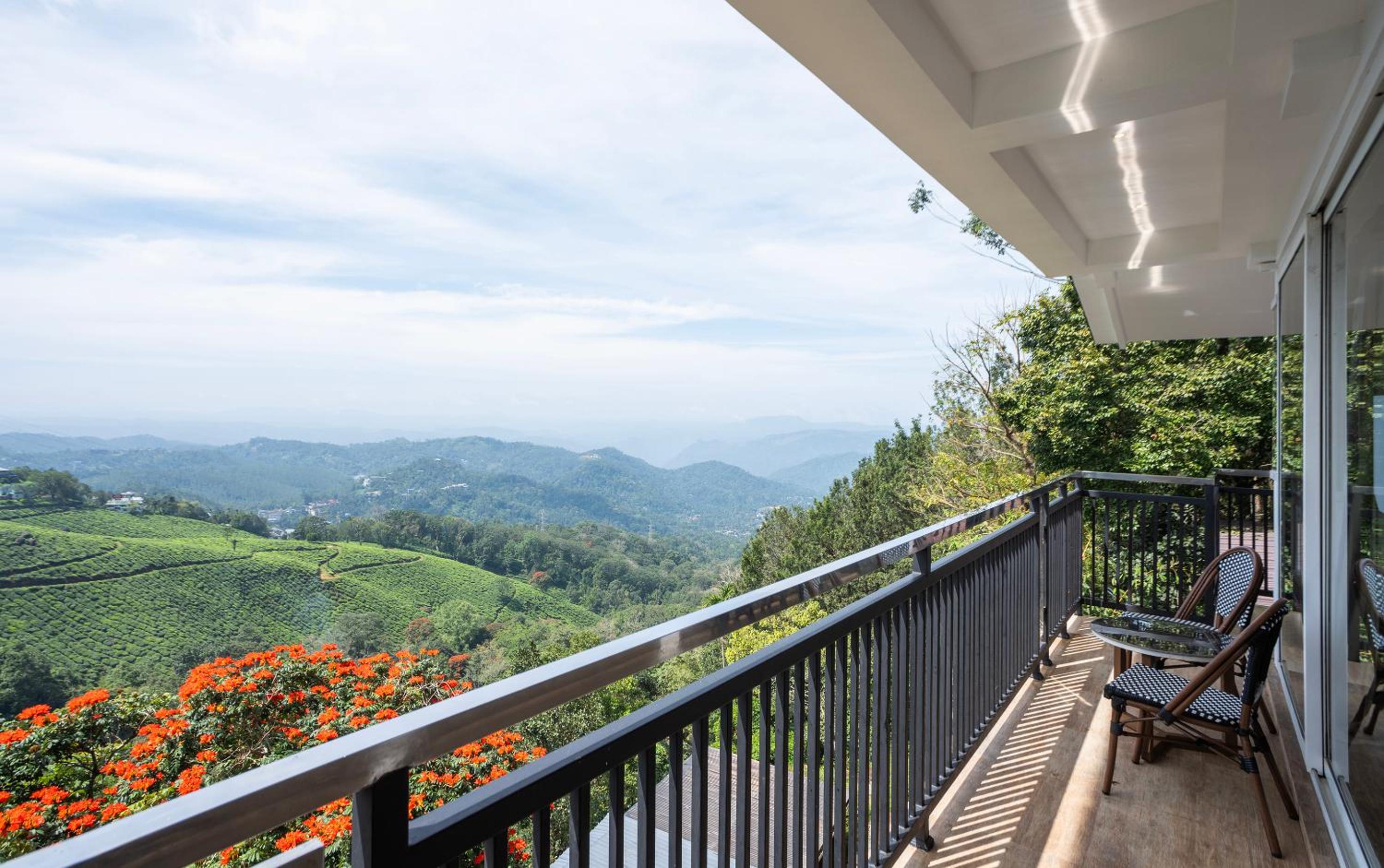 Jacuzzi Club Suite with Complimentary Adventure Activities and 100 Spread Breakfast