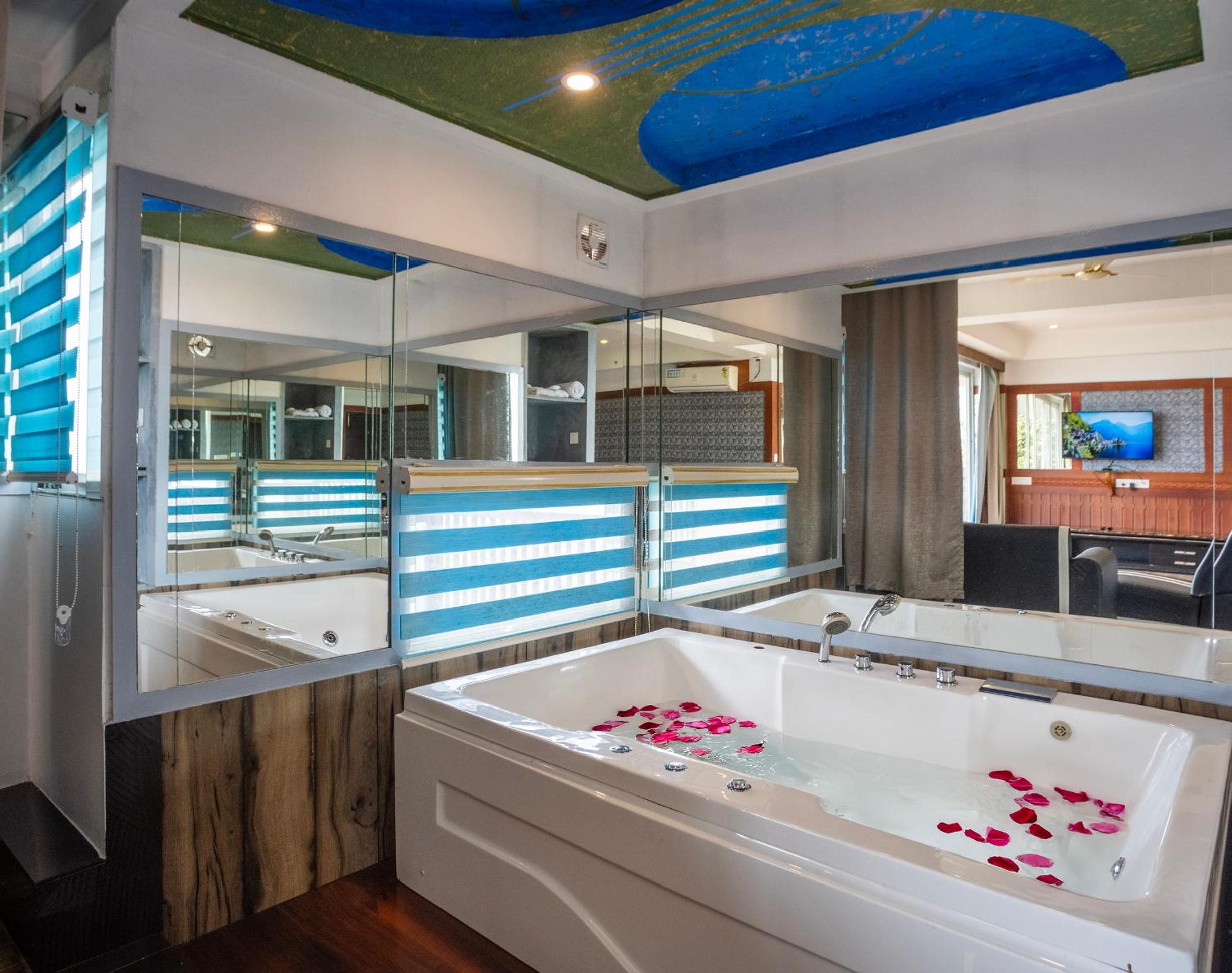 Jacuzzi Club Suite with Complimentary Adventure Activities and 100 Spread Breakfast Jacuzzi Club Suite with Complimentary Adventure Activities and 100 Spread Breakfast
