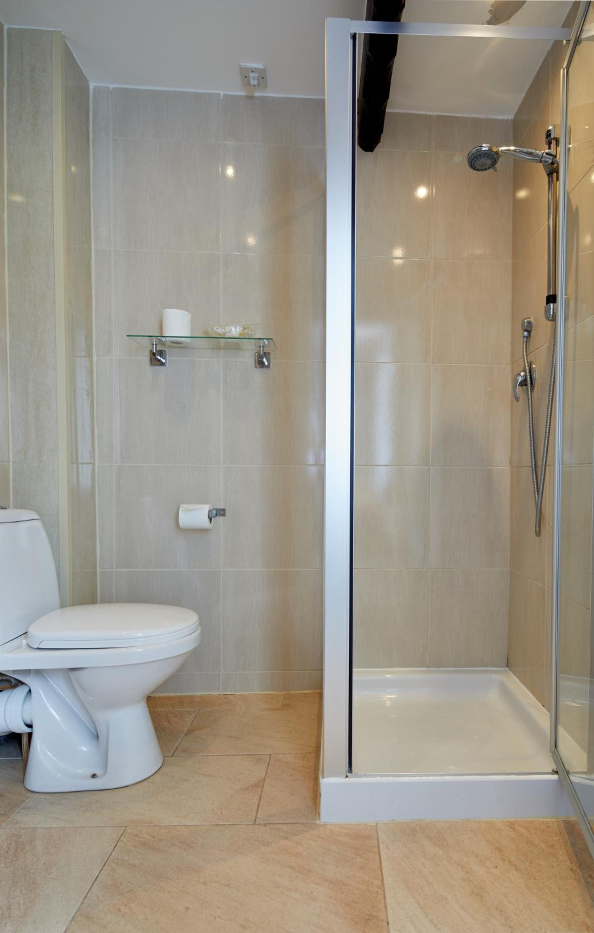 Double Room with Balcony - Photo 4
