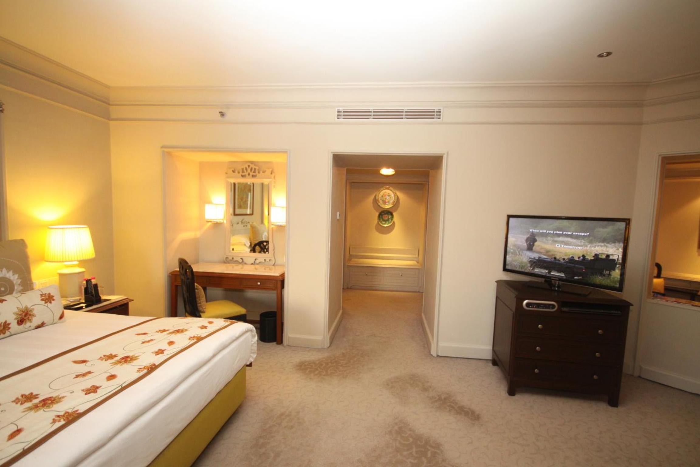 Premium Suite 1 Bedroom - Photo 9