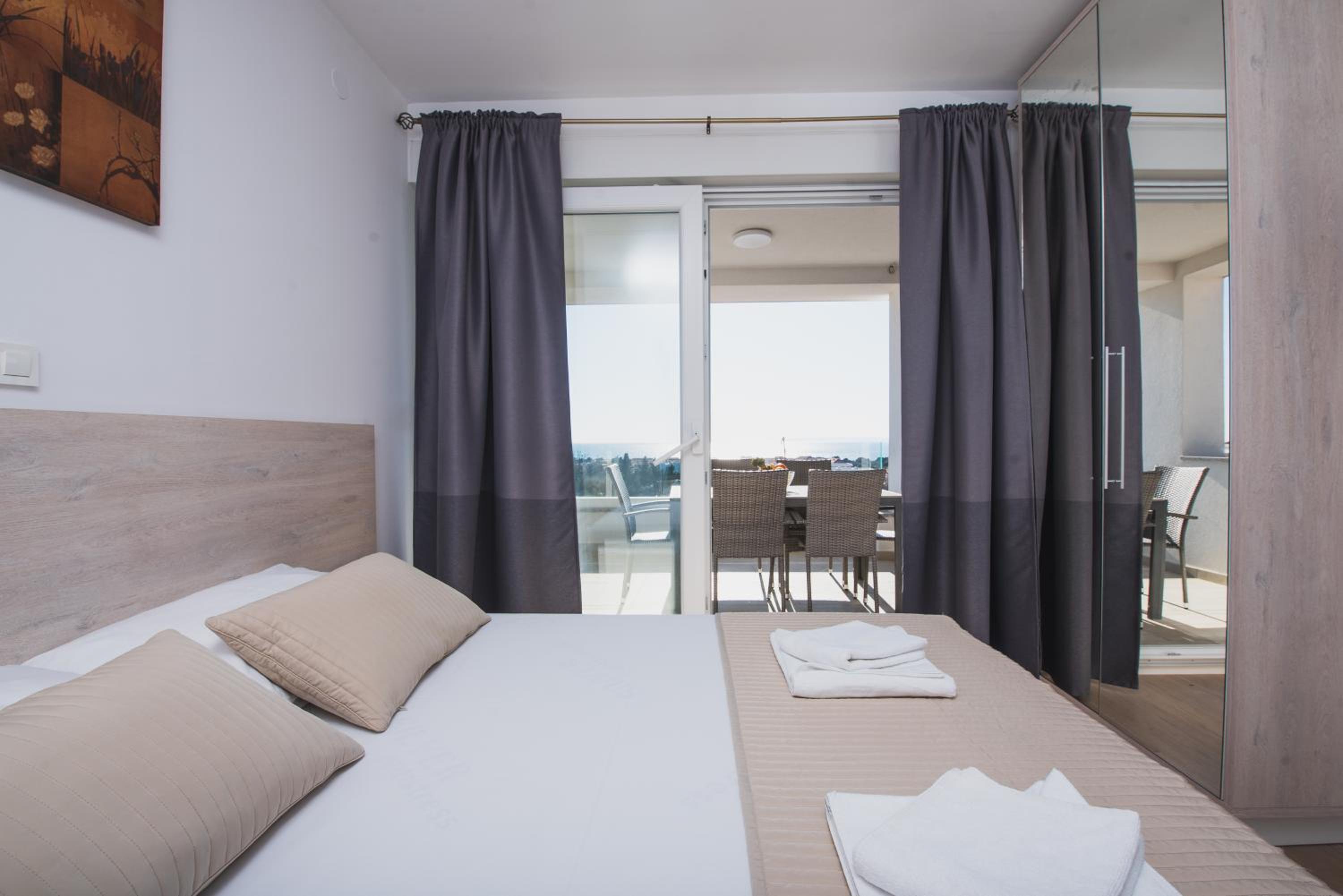 Appartamento Superior con 2 Camere da Letto, Terrazza e Vista Mare