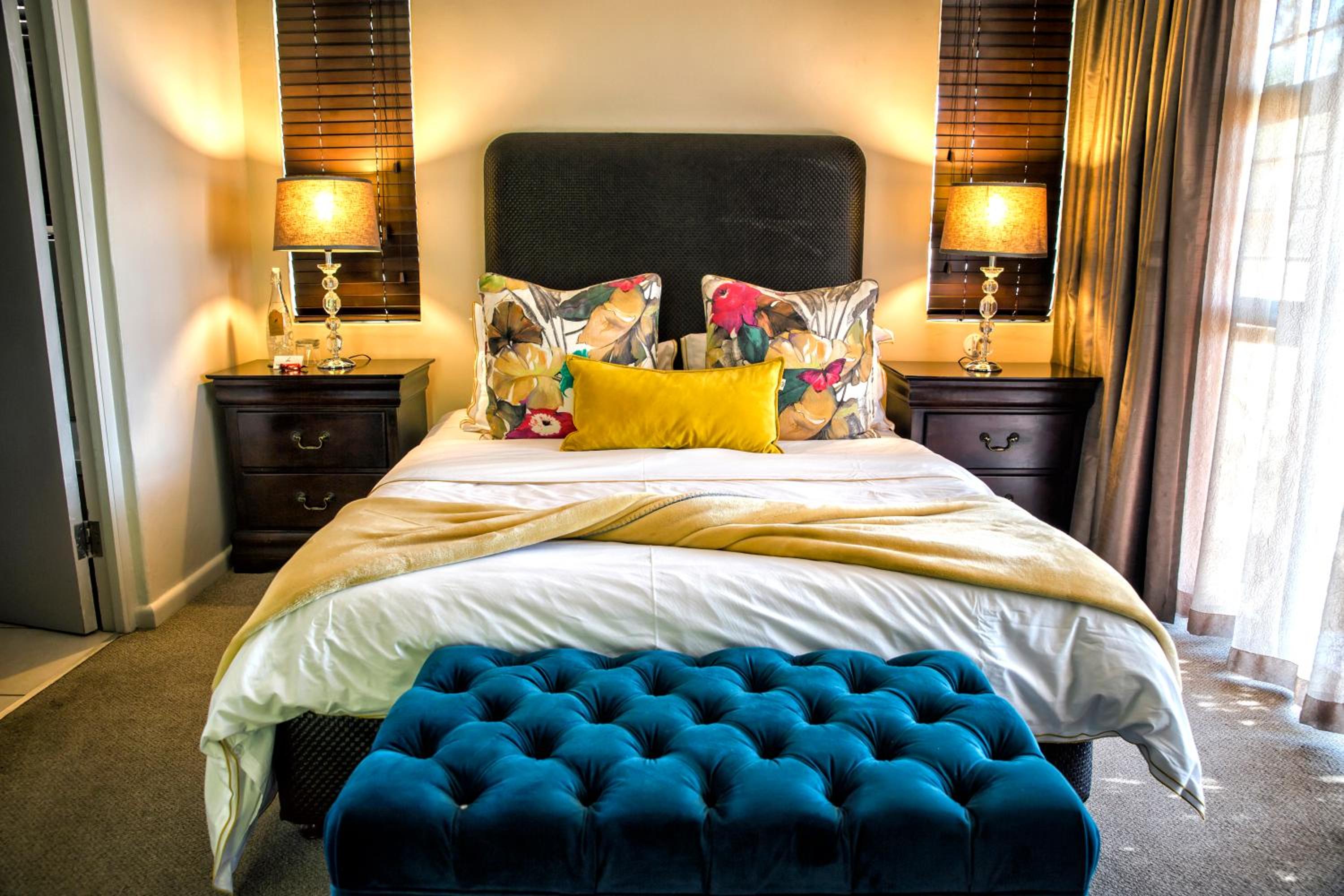 Executive Suite - Photo 6