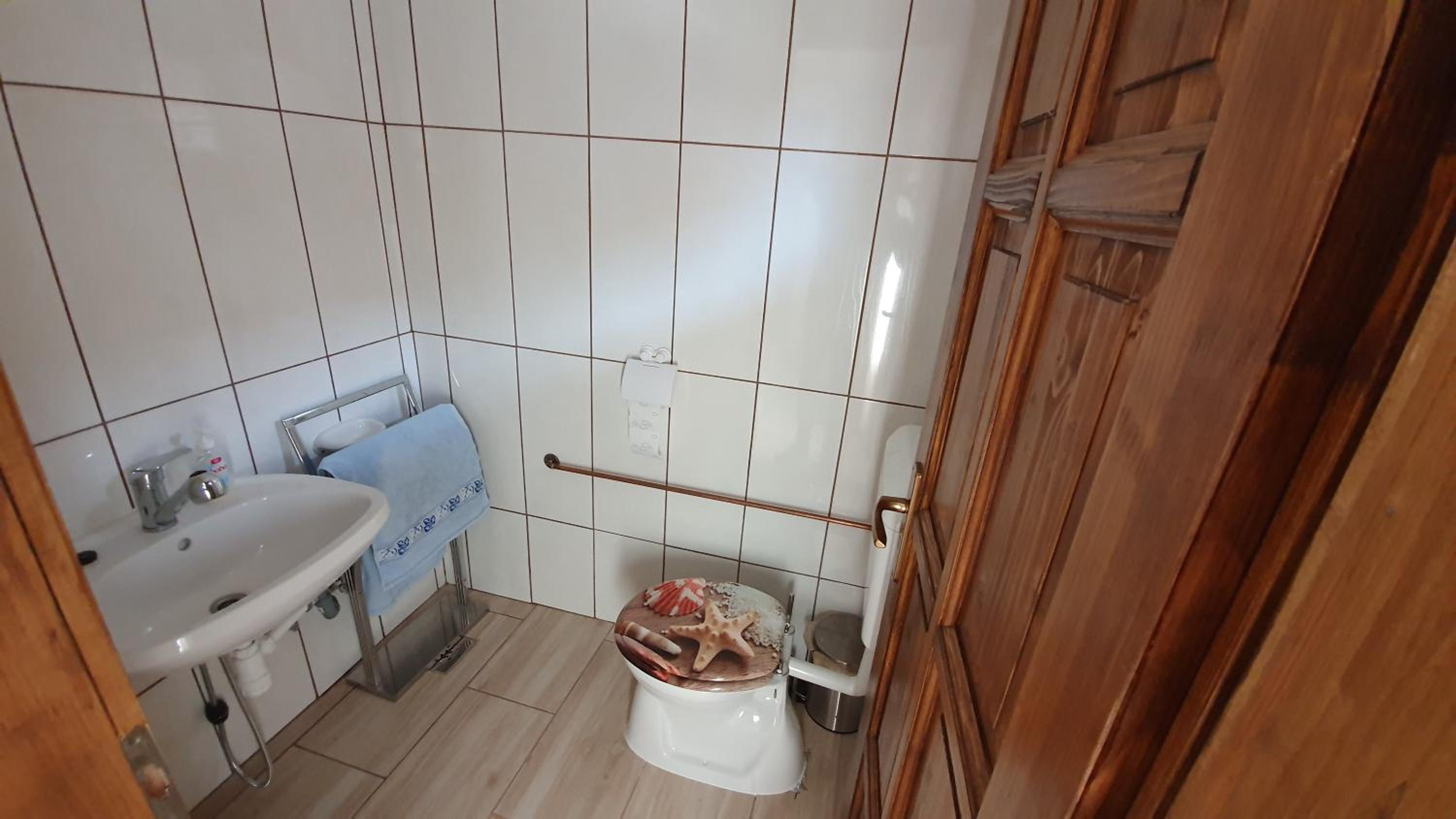 Two-Bedroom Apartment - Photo 6