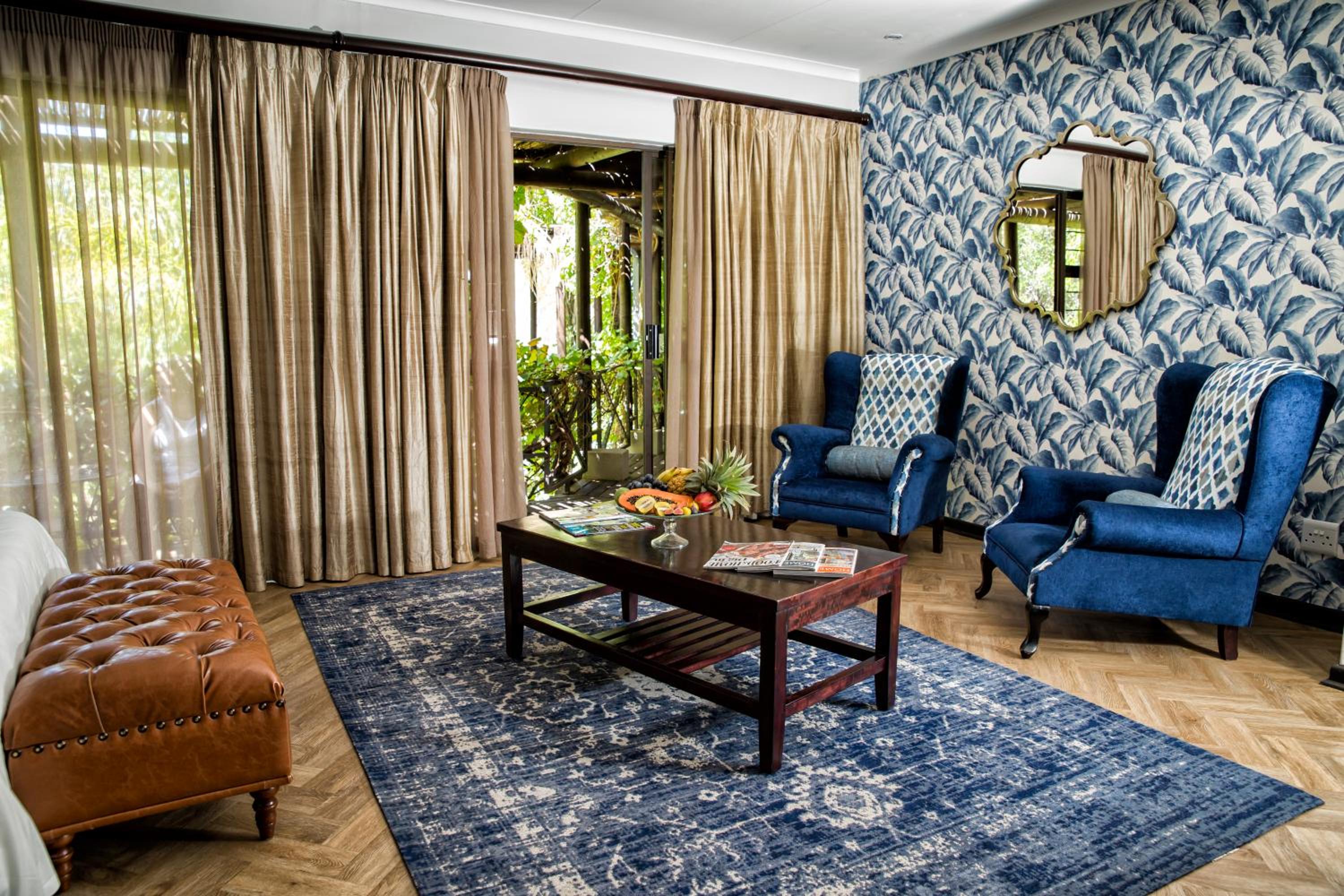 Executive Suite - Photo 4