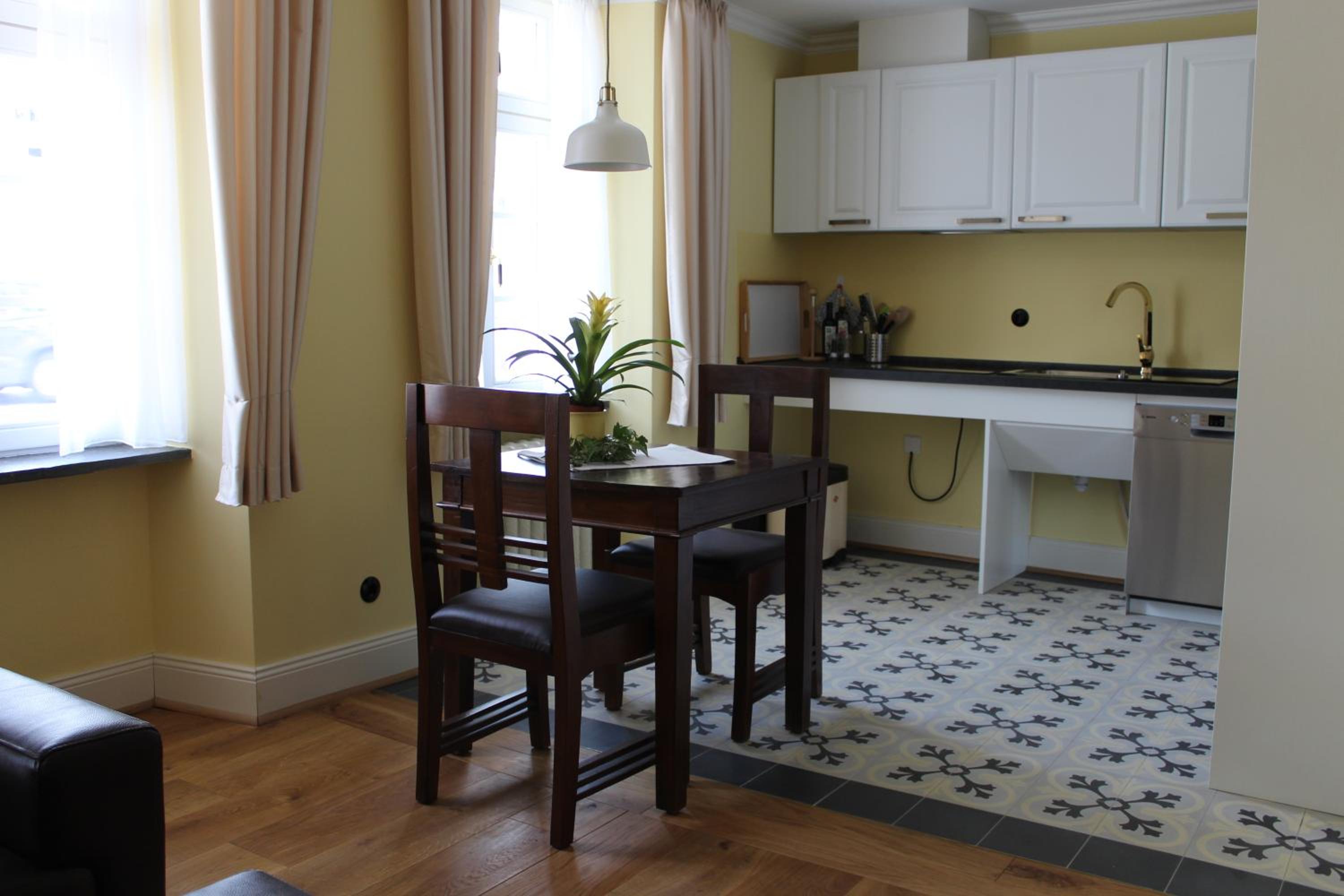 Apartment - Ground Floor photo 2