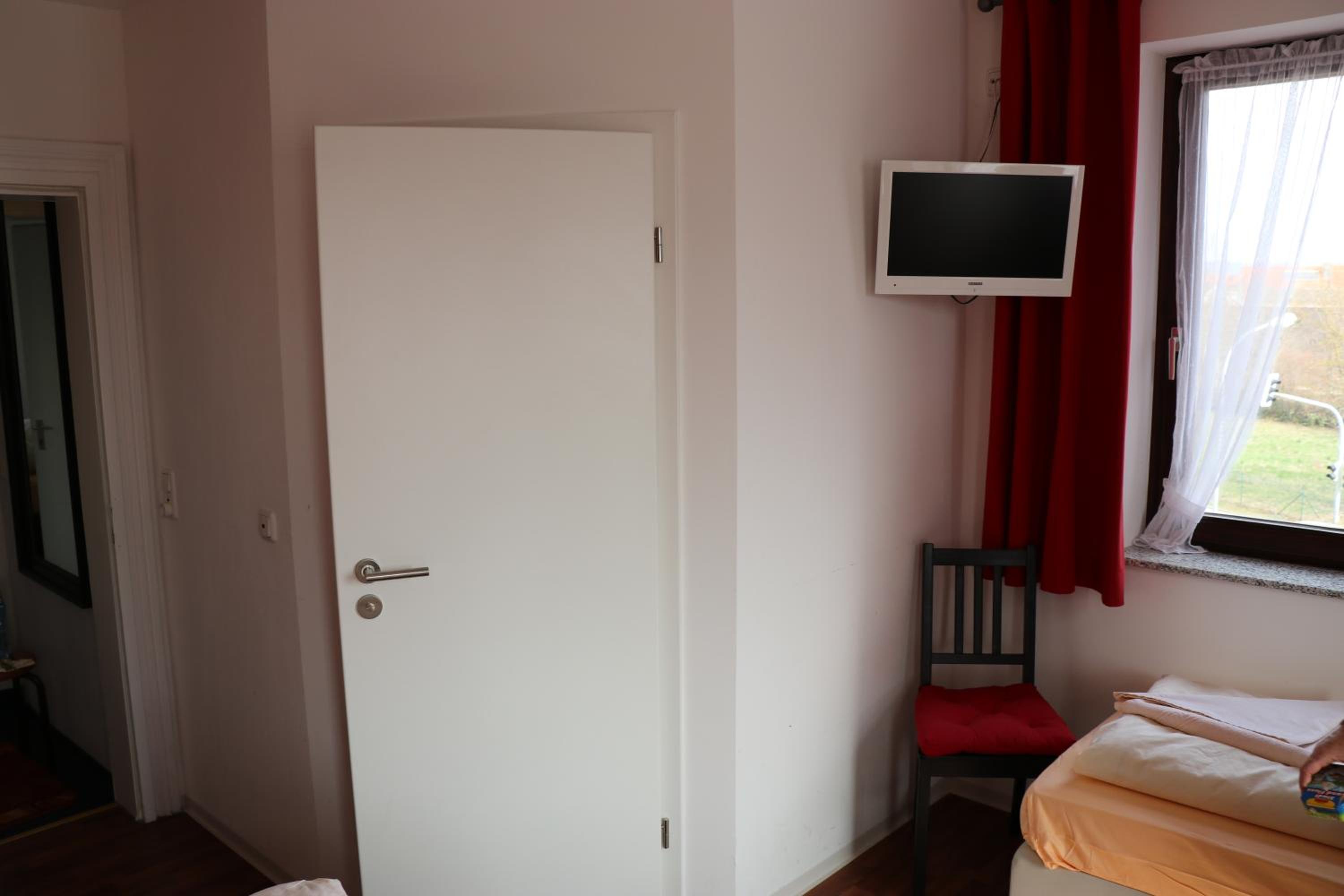 Classic Triple Room - Photo 11