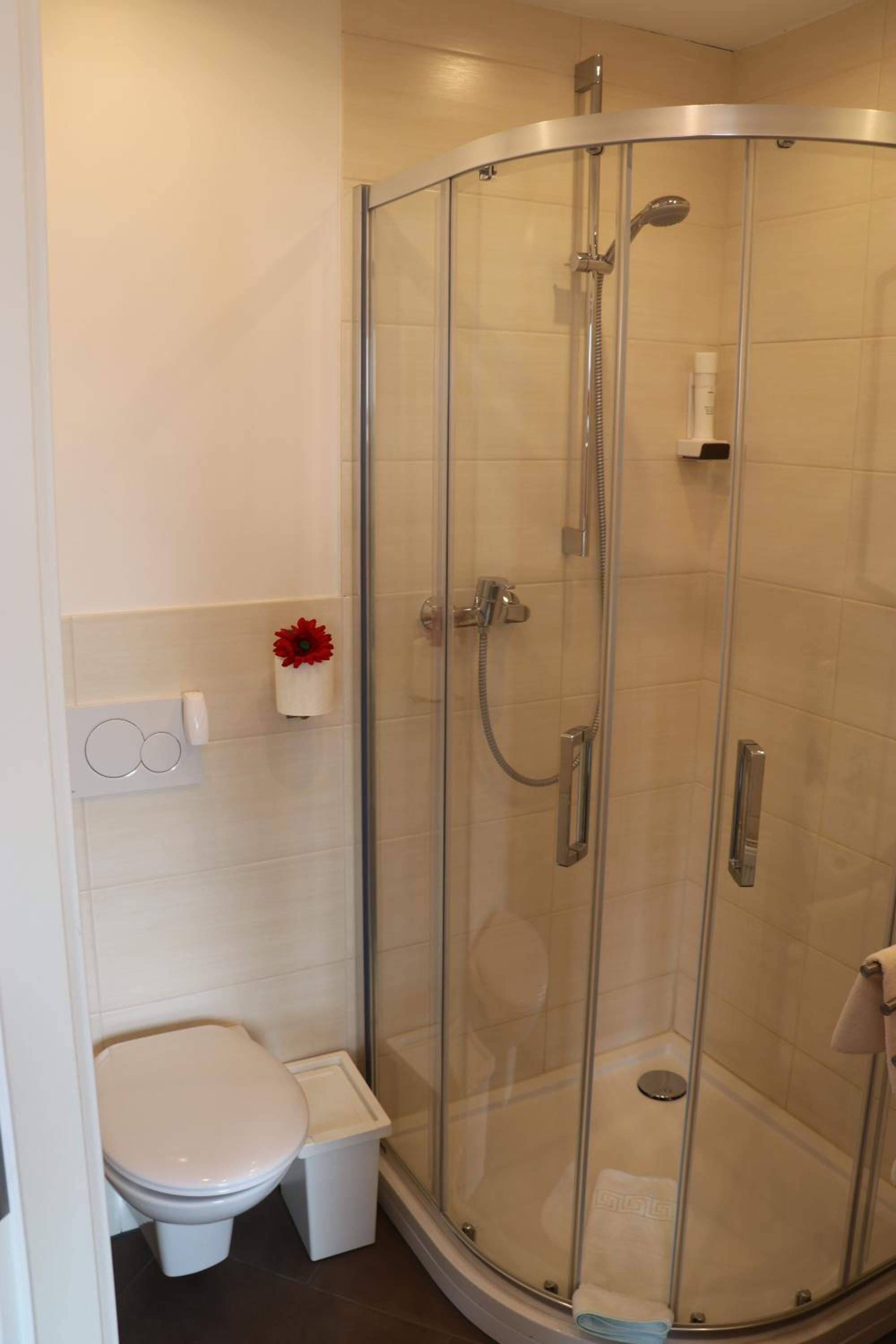 Classic Triple Room - Photo 9