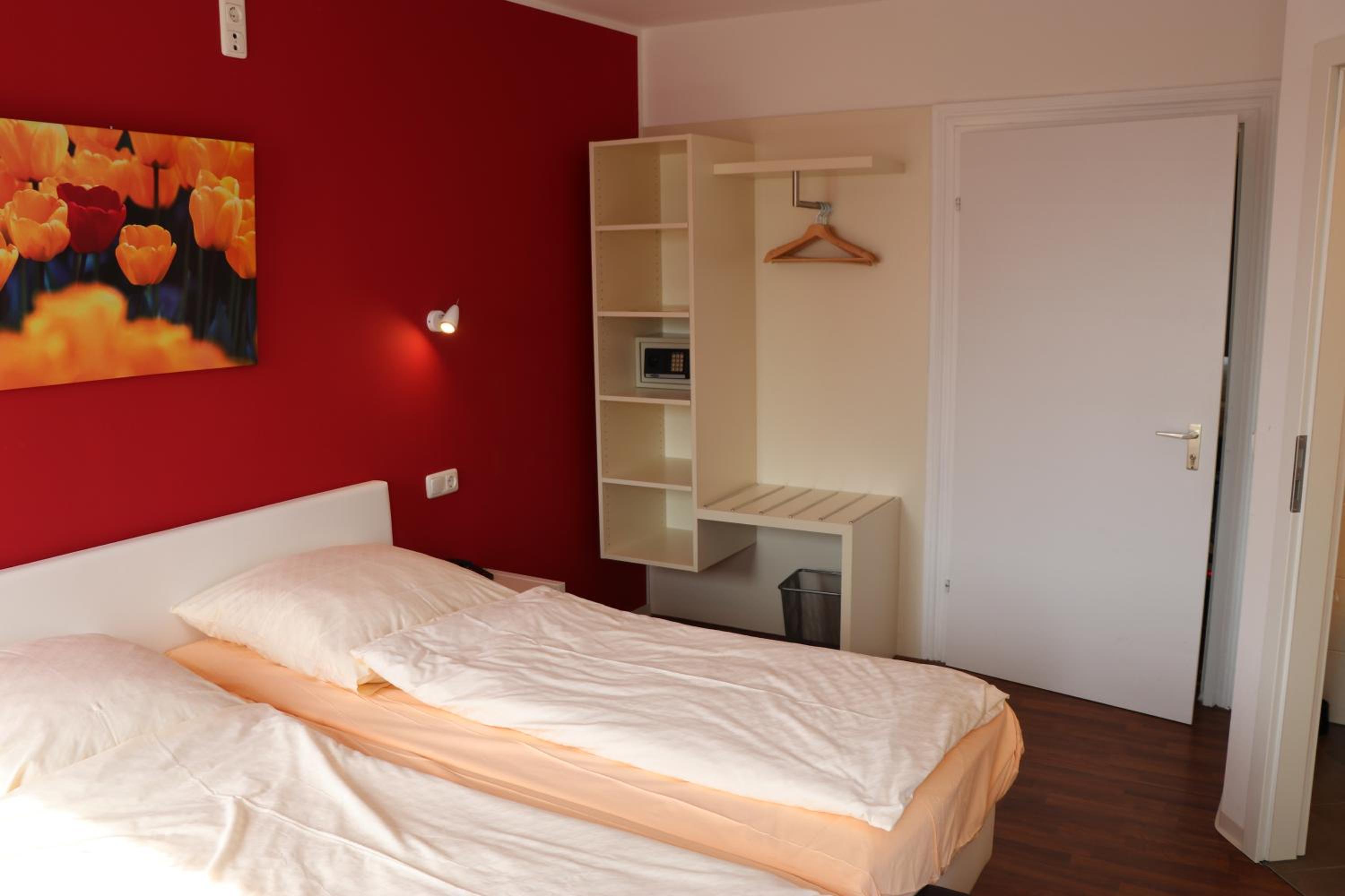 Classic Triple Room - Photo 15
