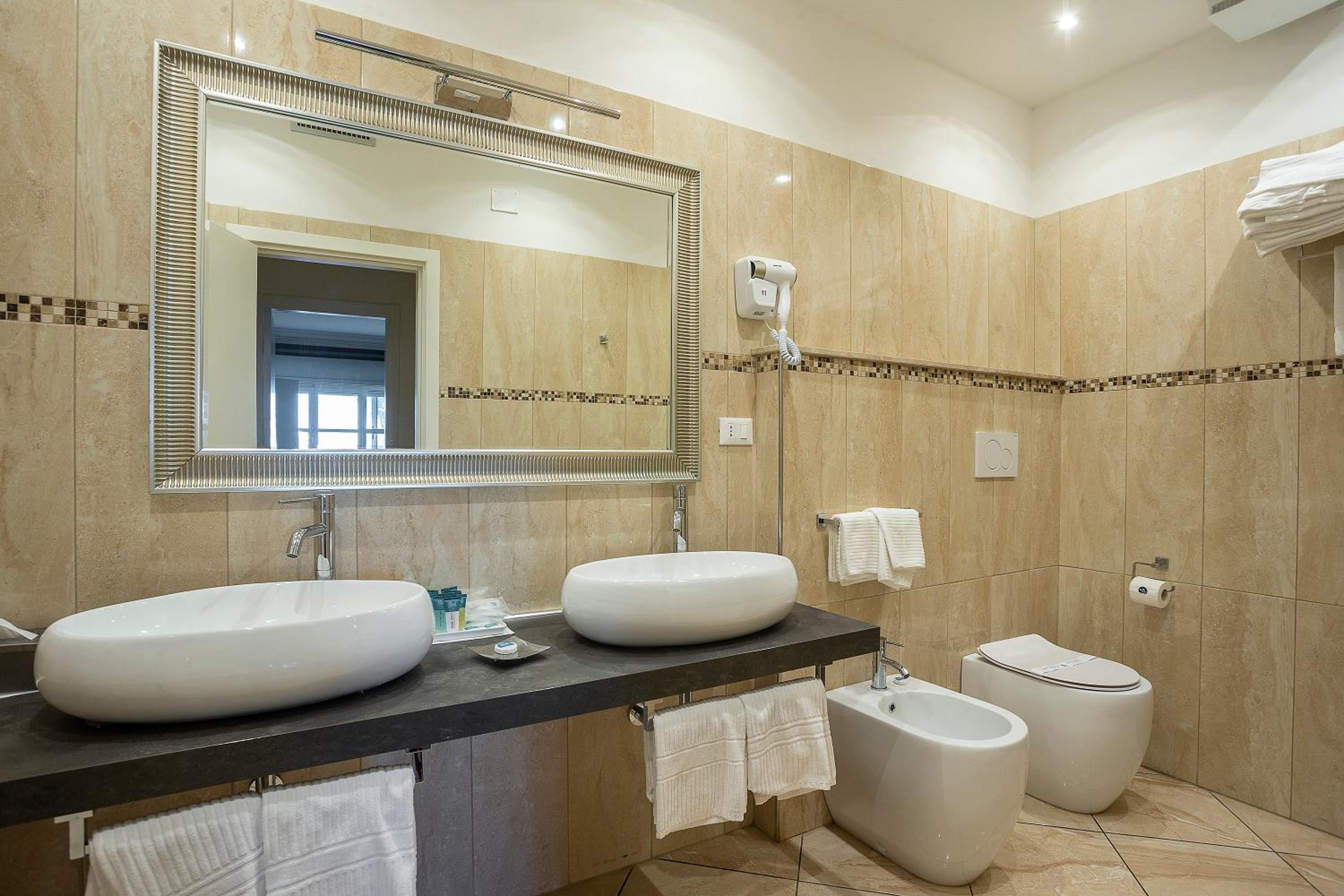 Superior Double or Twin Room with Balcony and Sea View - Photo 2
