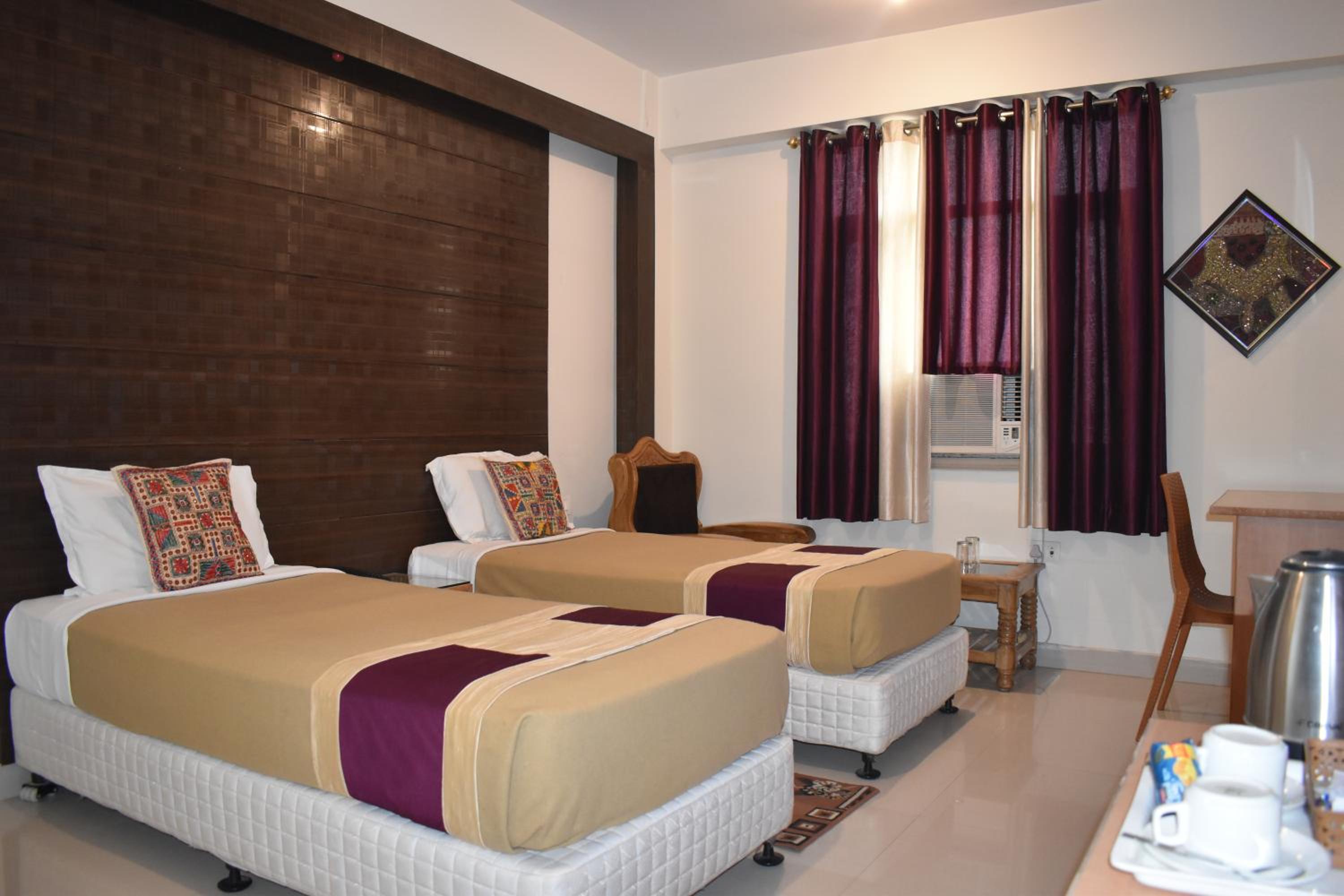 Standard Double or Twin Room photo 1