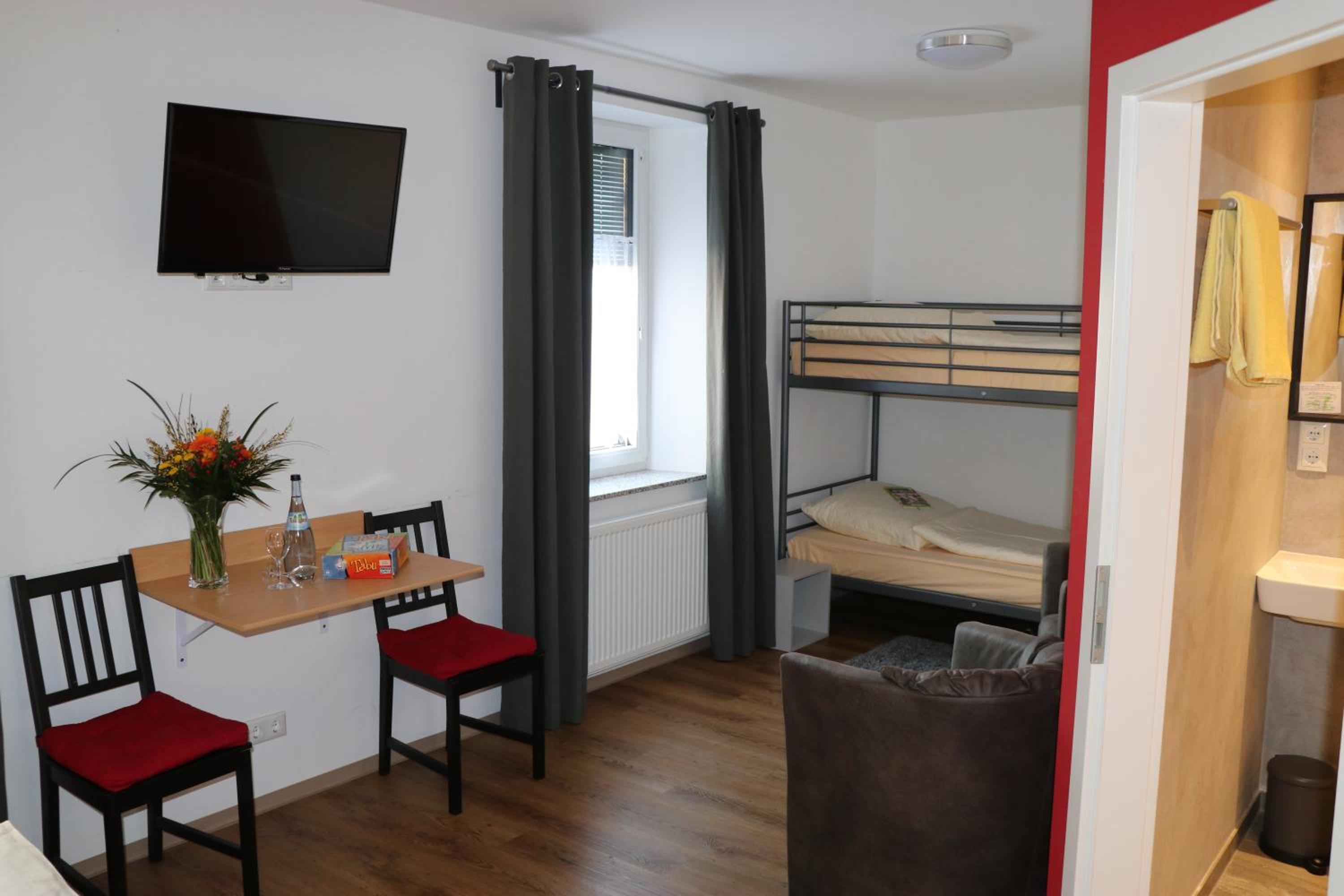 Classic Quadruple Room - Photo 5