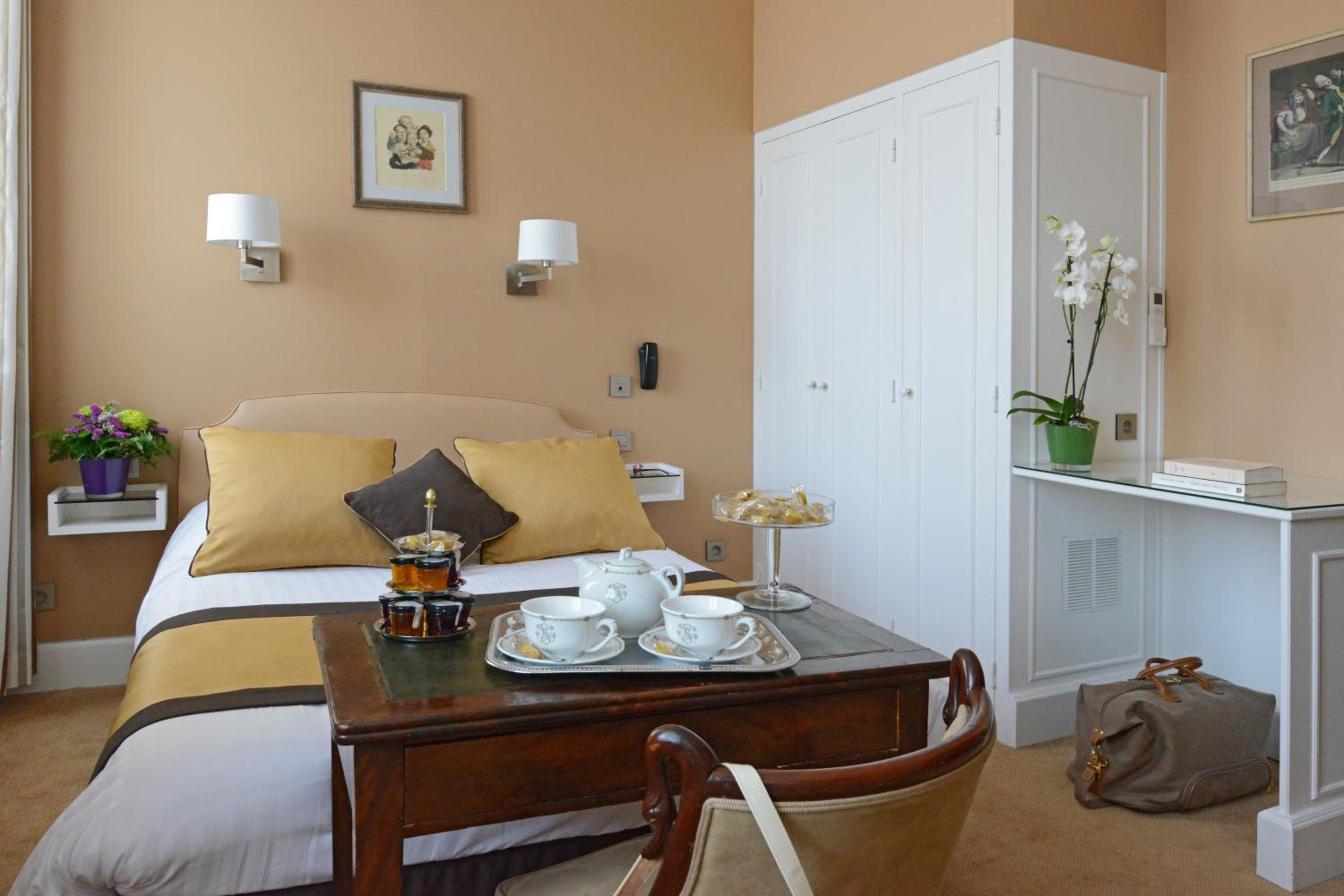 Standard Double Room with City View