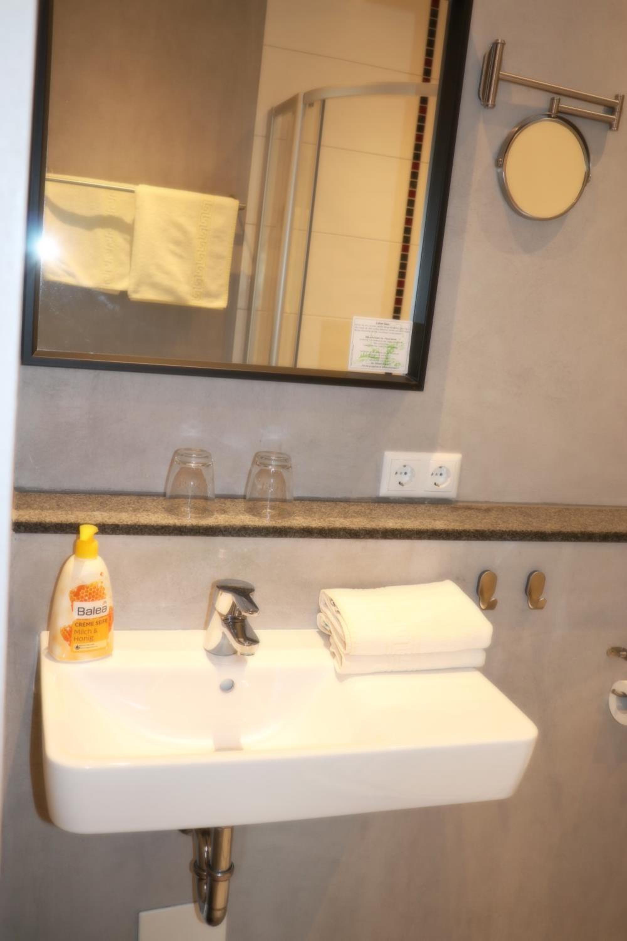 Classic Double Room - Photo 38