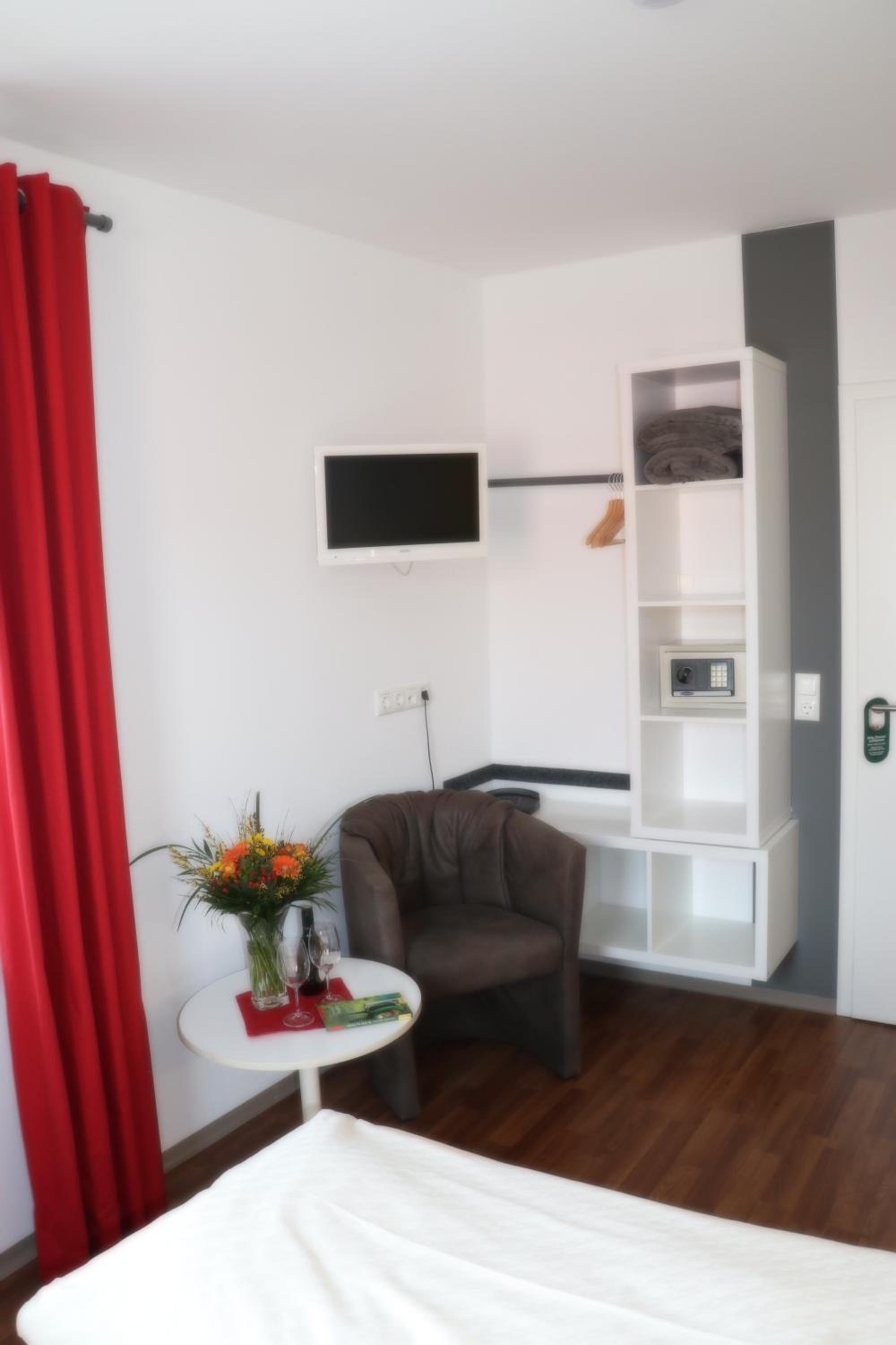 Classic Double Room - Photo 35