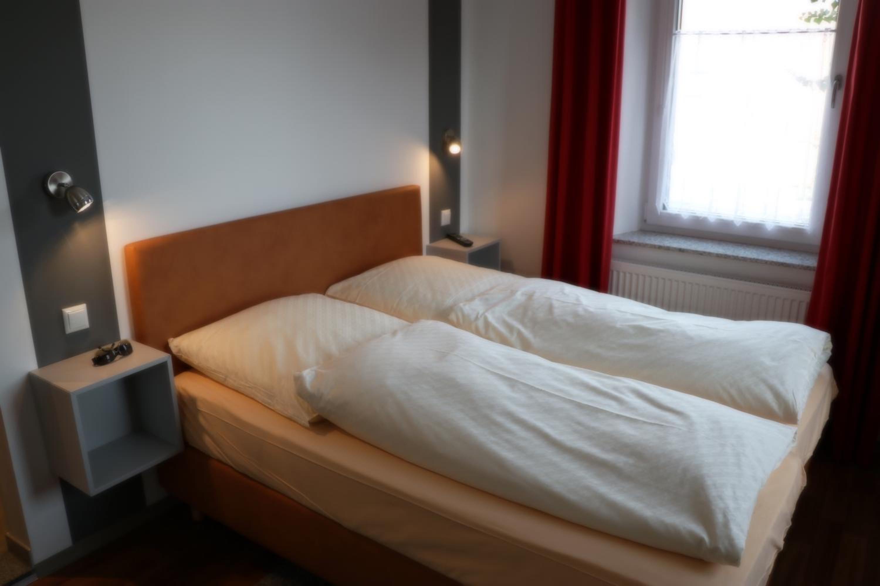 Classic Double Room - Photo 12