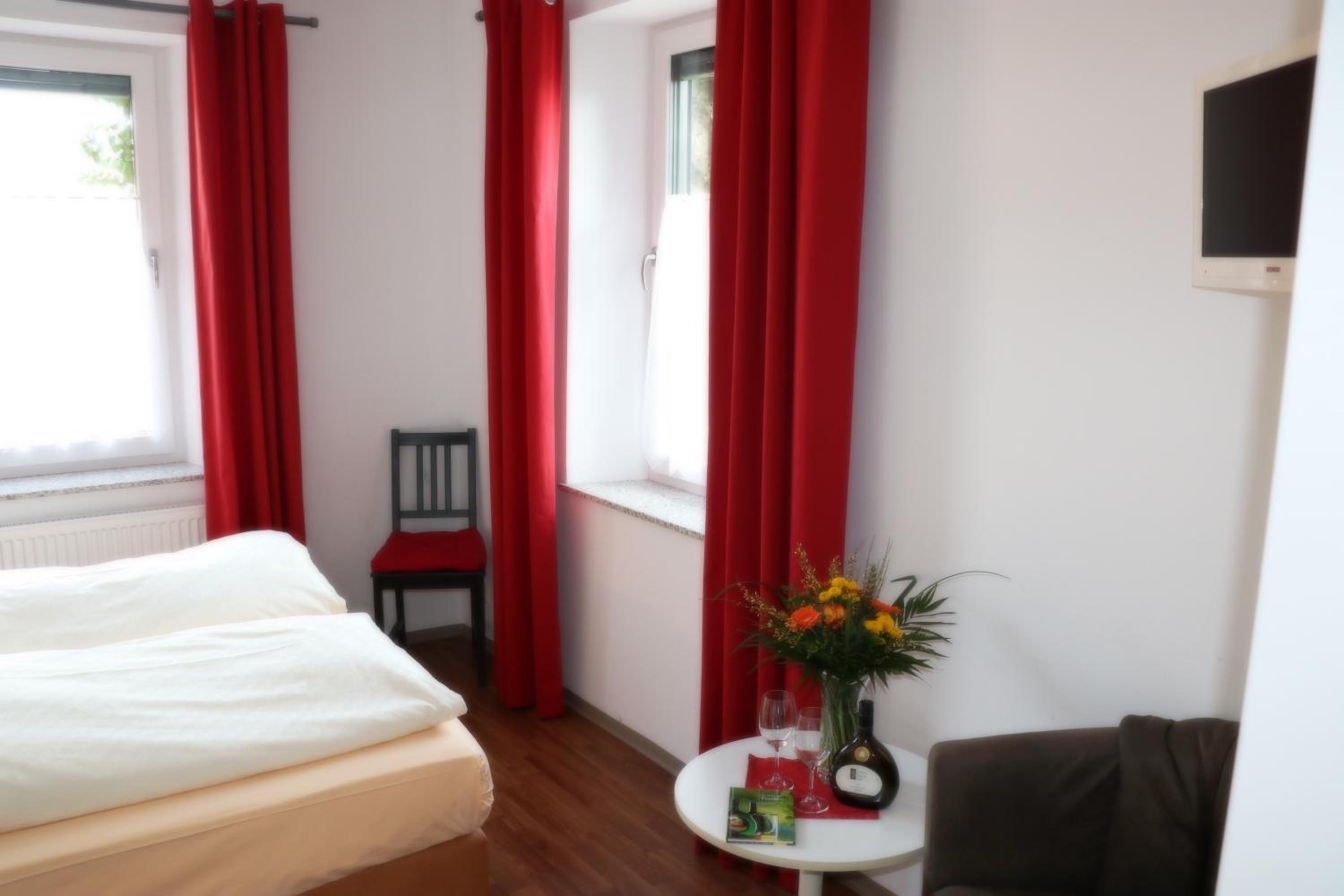 Classic Double Room - Photo 10
