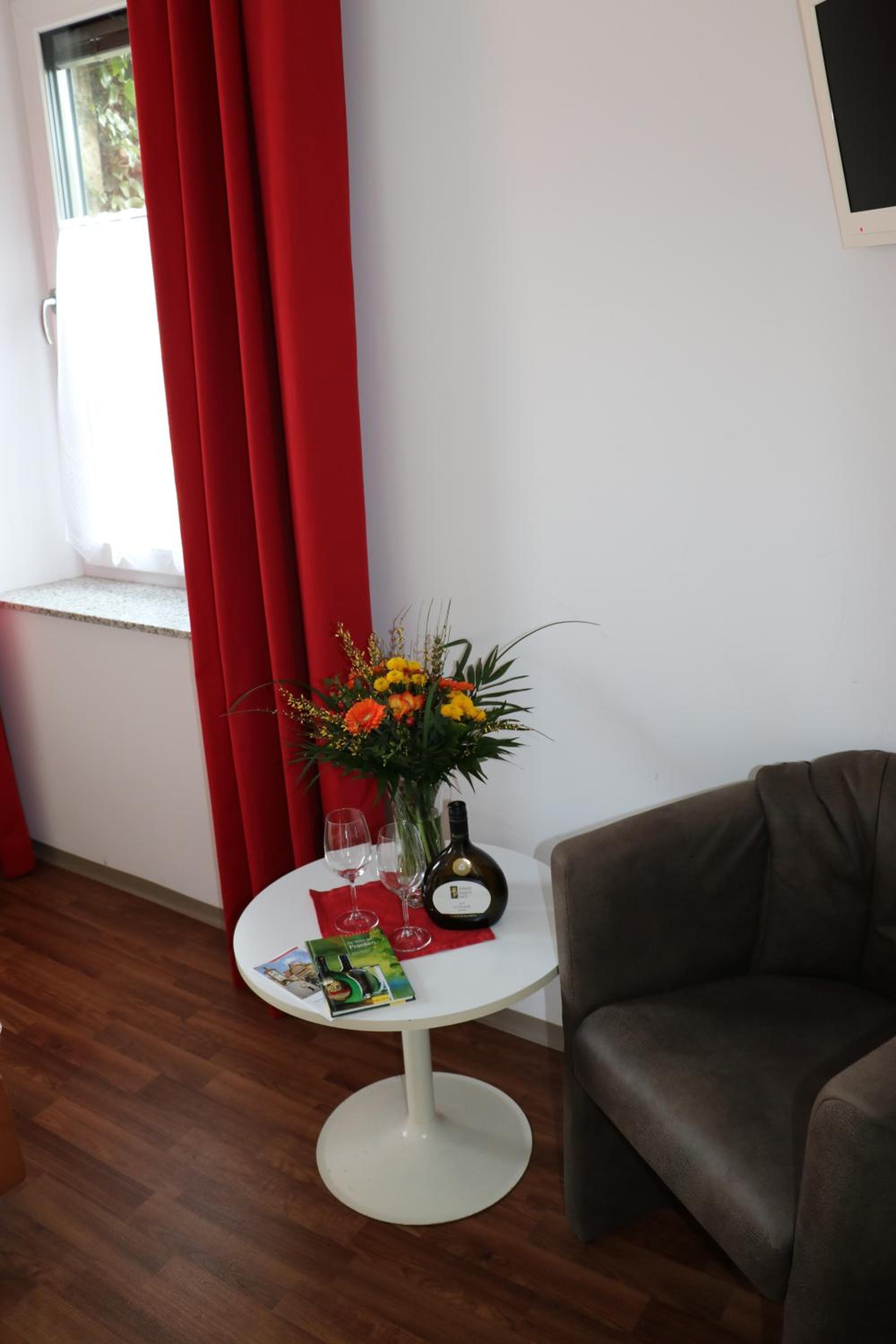 Classic Double Room - Photo 16