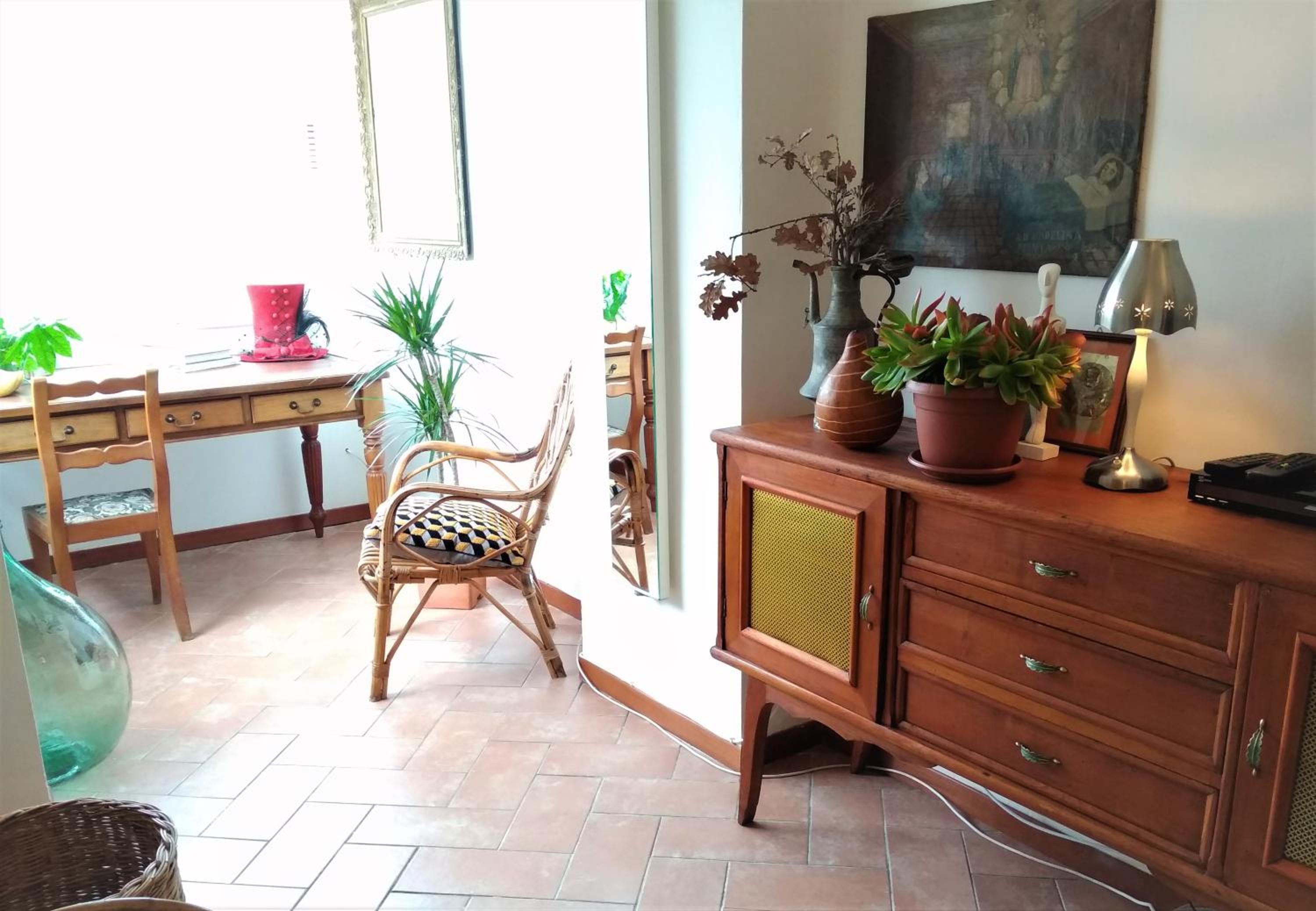One-Bedroom Apartment - Photo 6