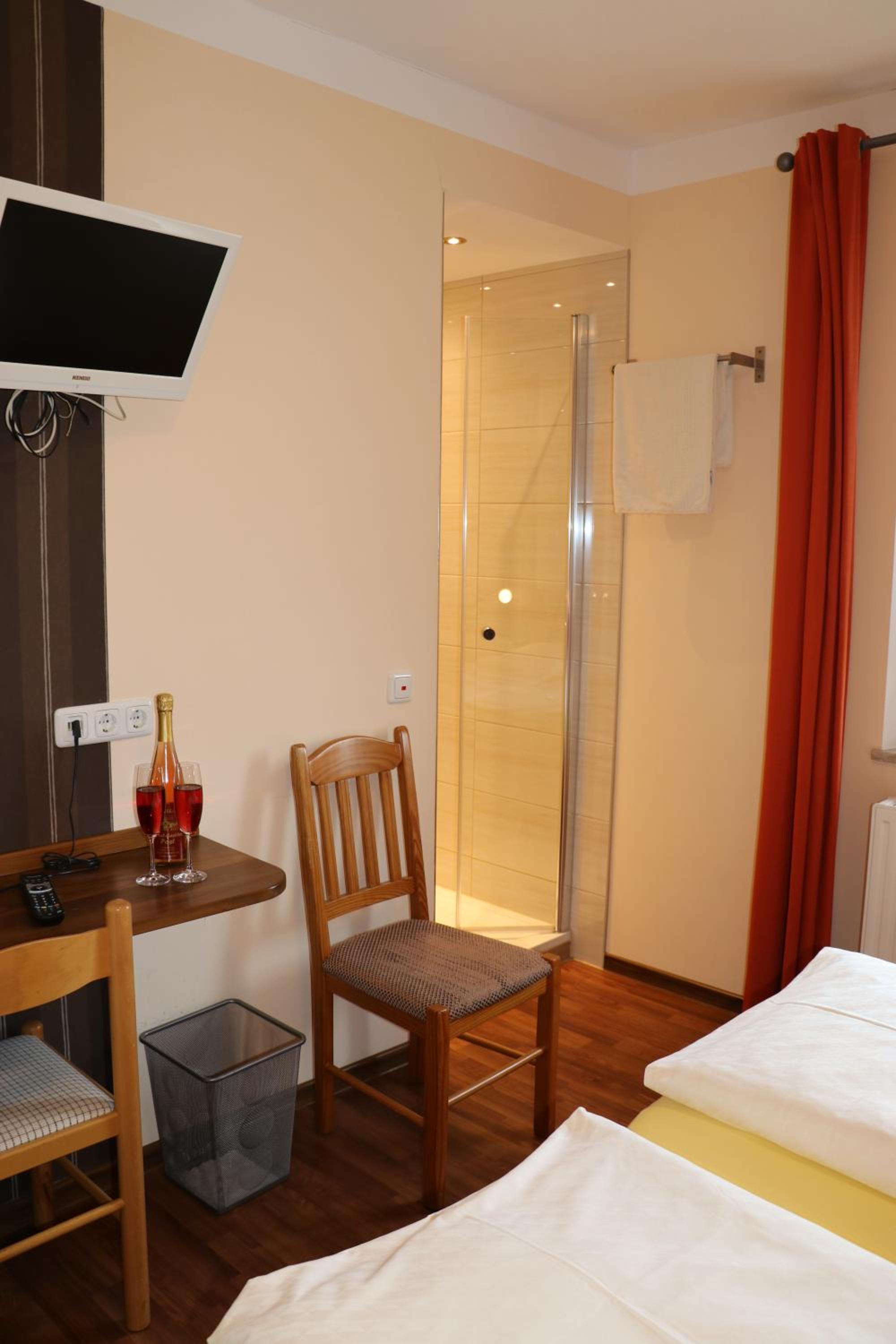 Standard  Double Room - Photo 17