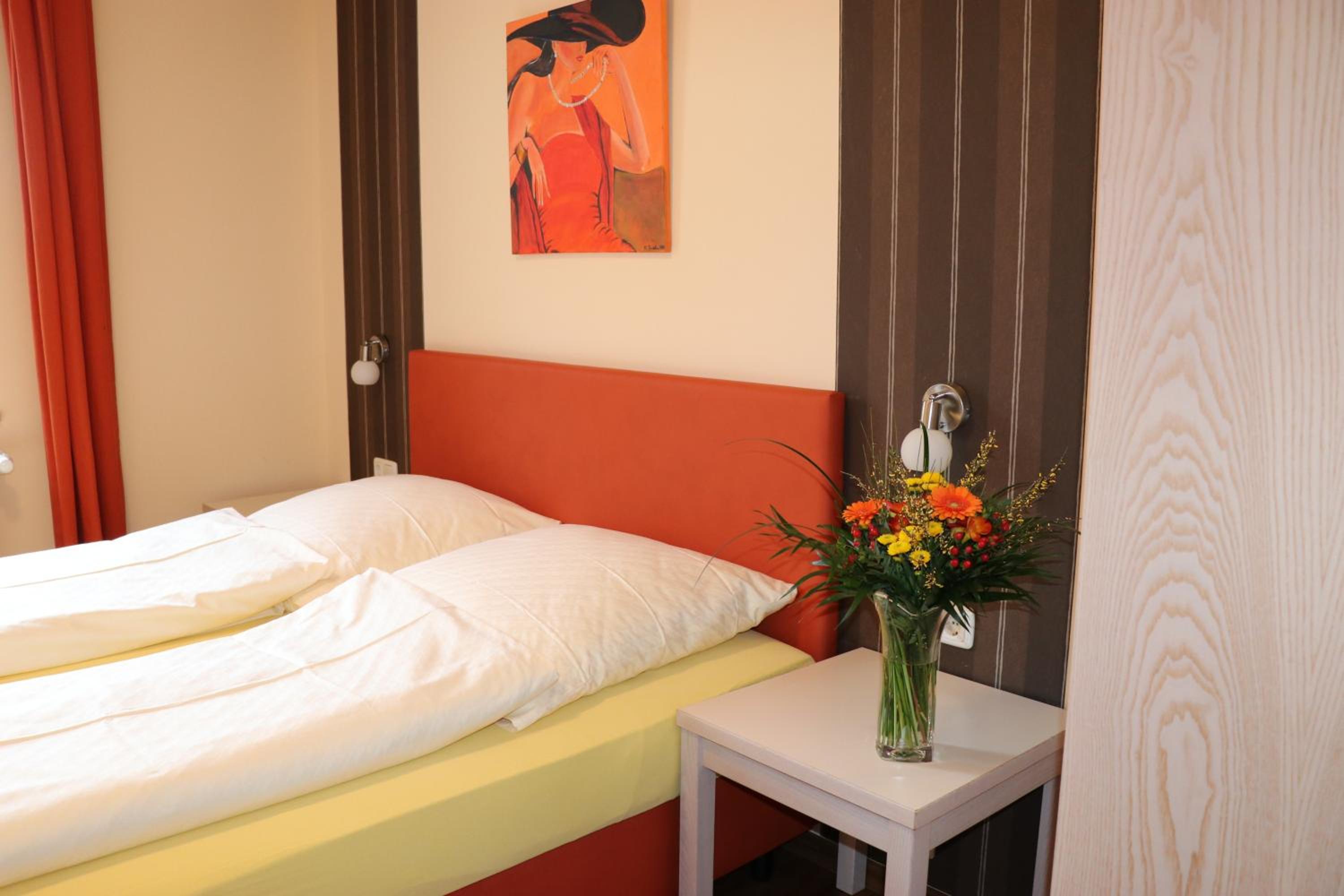 Standard  Double Room - Photo 14