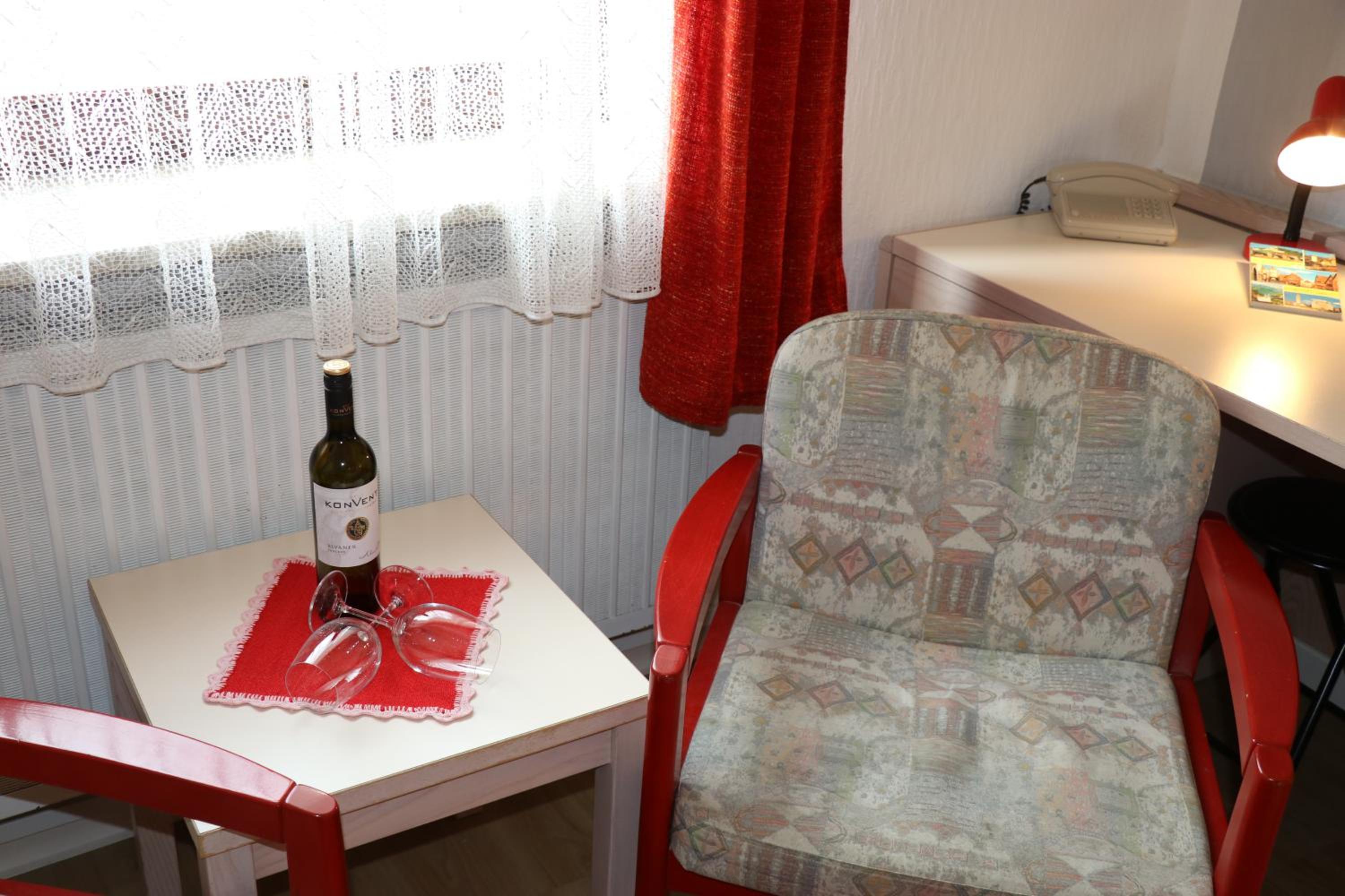 Standard  Double Room - Photo 6