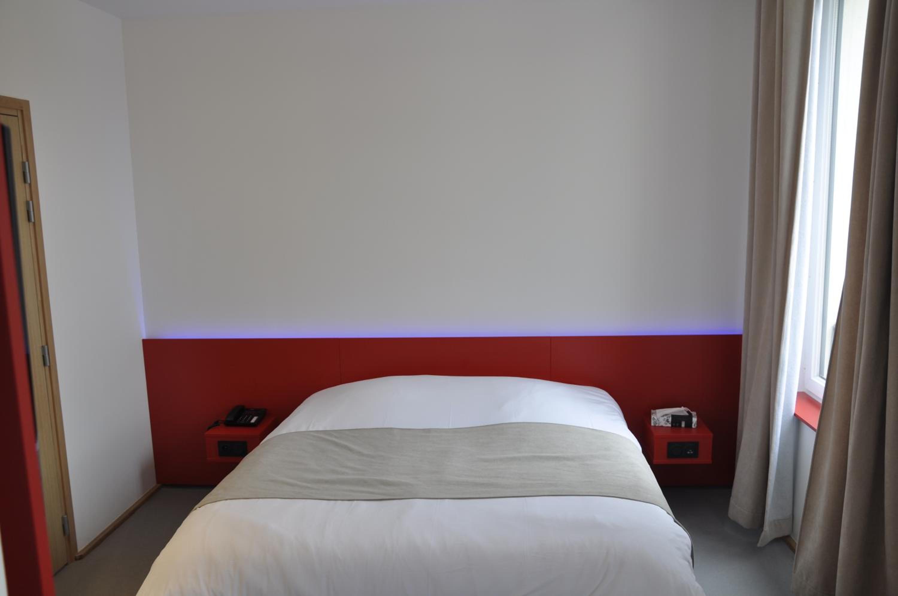 Standard King Room photo 1