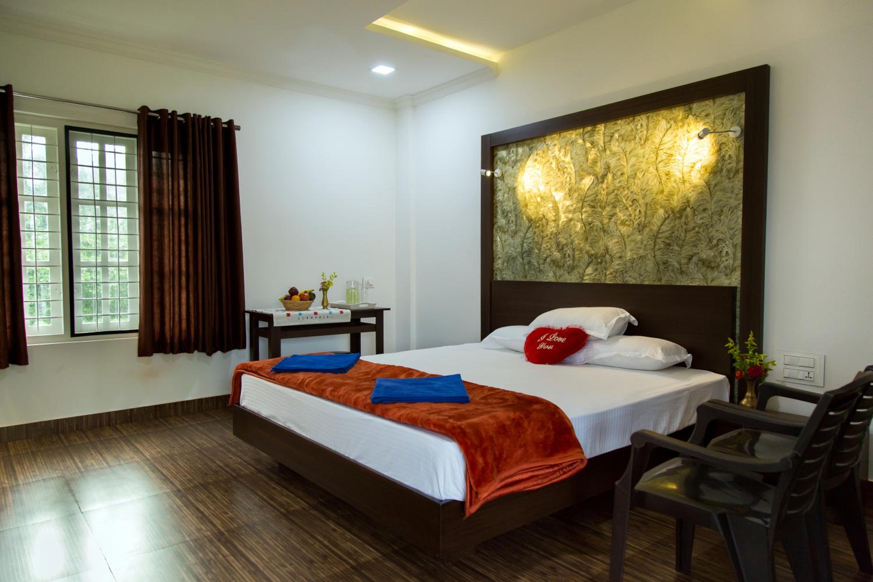 Deluxe Double Room with Balcony photo 1